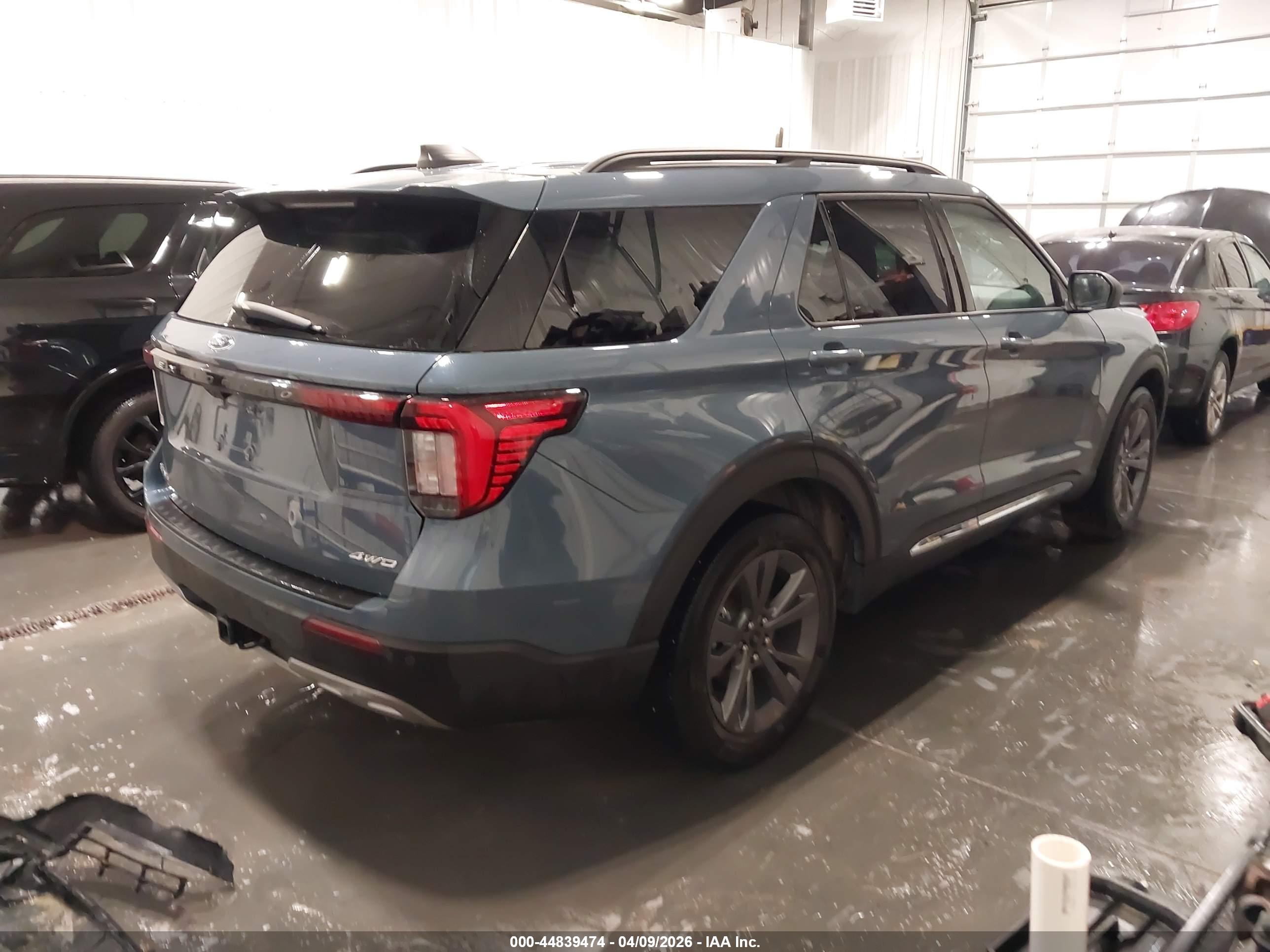 FORD EXPLORER image 4