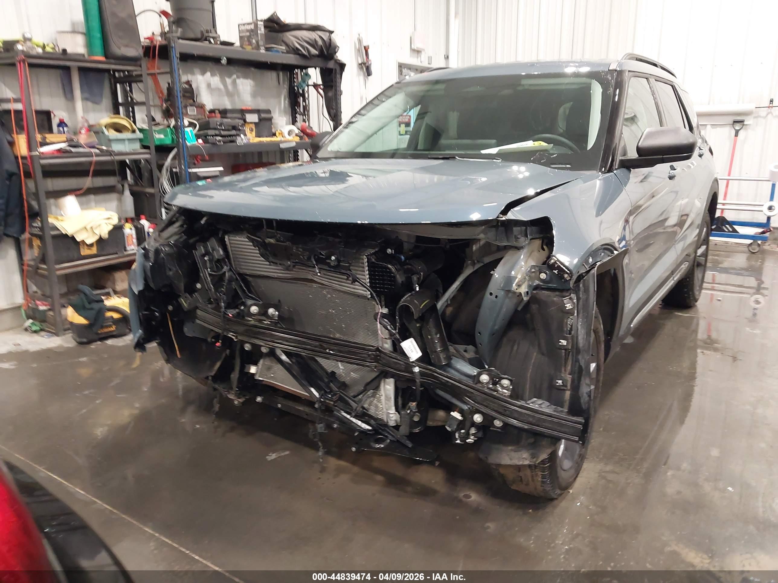 FORD EXPLORER image 6