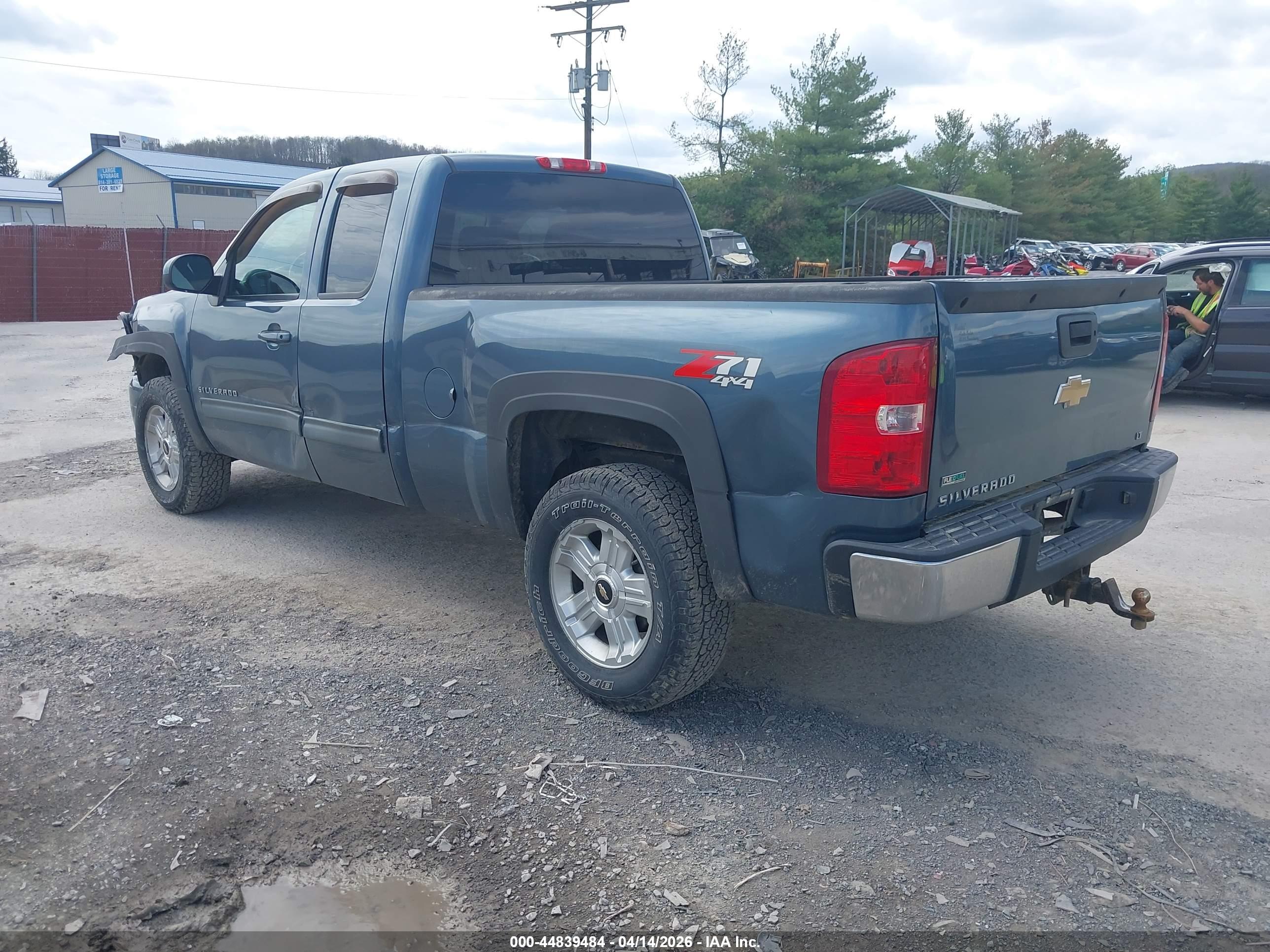 CHEVROLET SILVERADO image 3