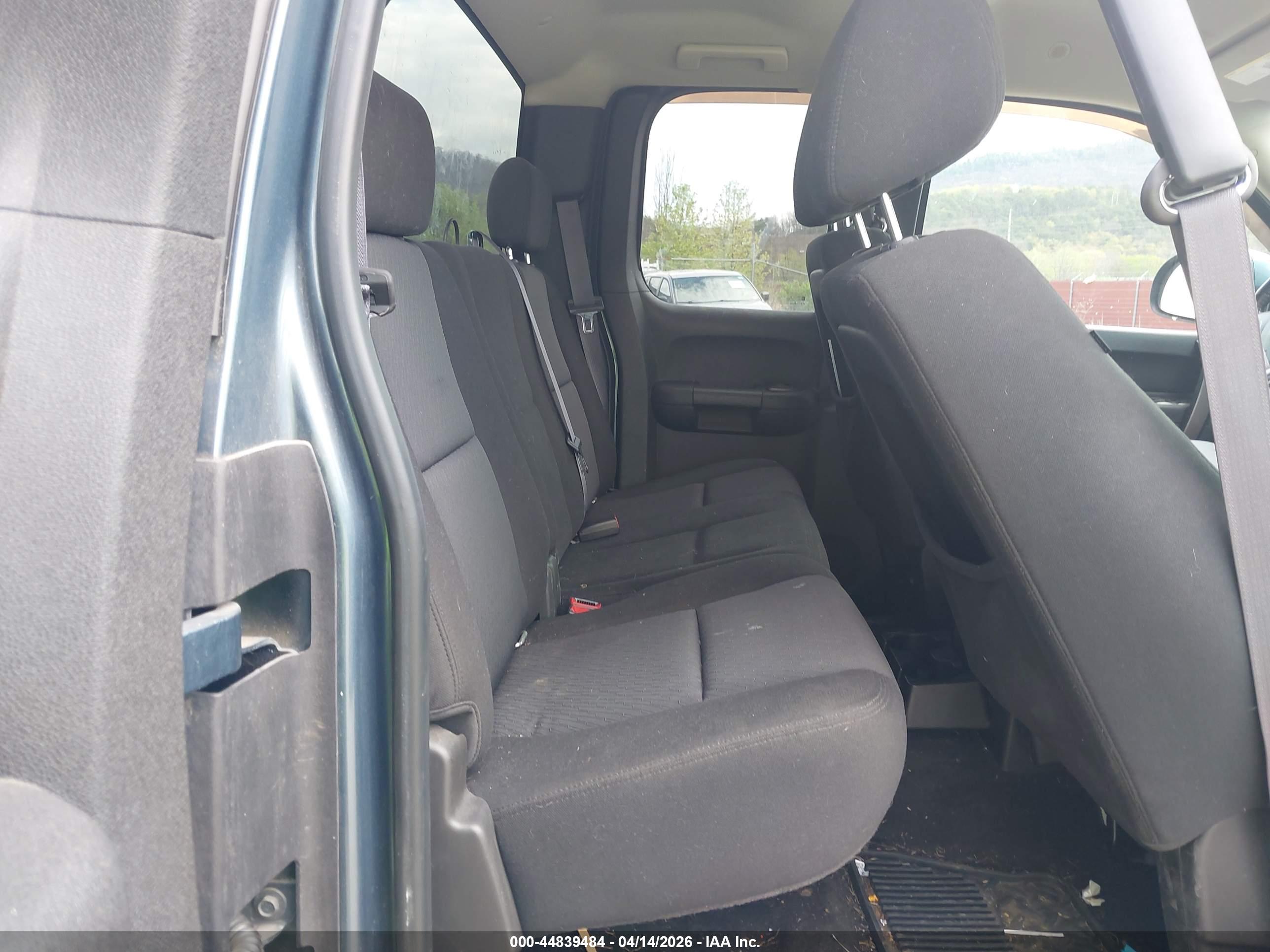 CHEVROLET SILVERADO image 8