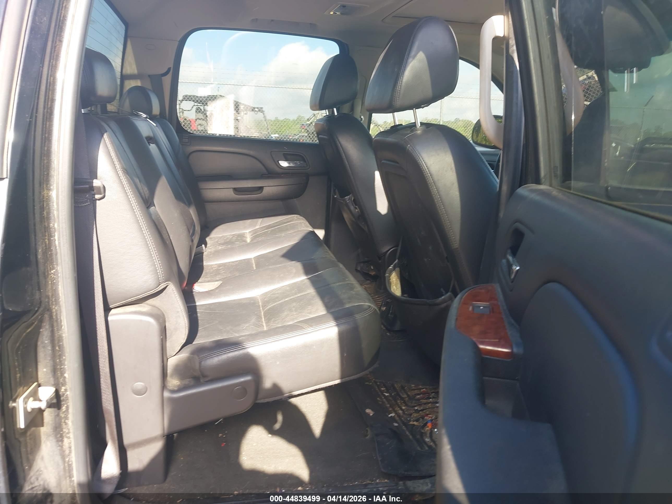 CHEVROLET SILVERADO image 8