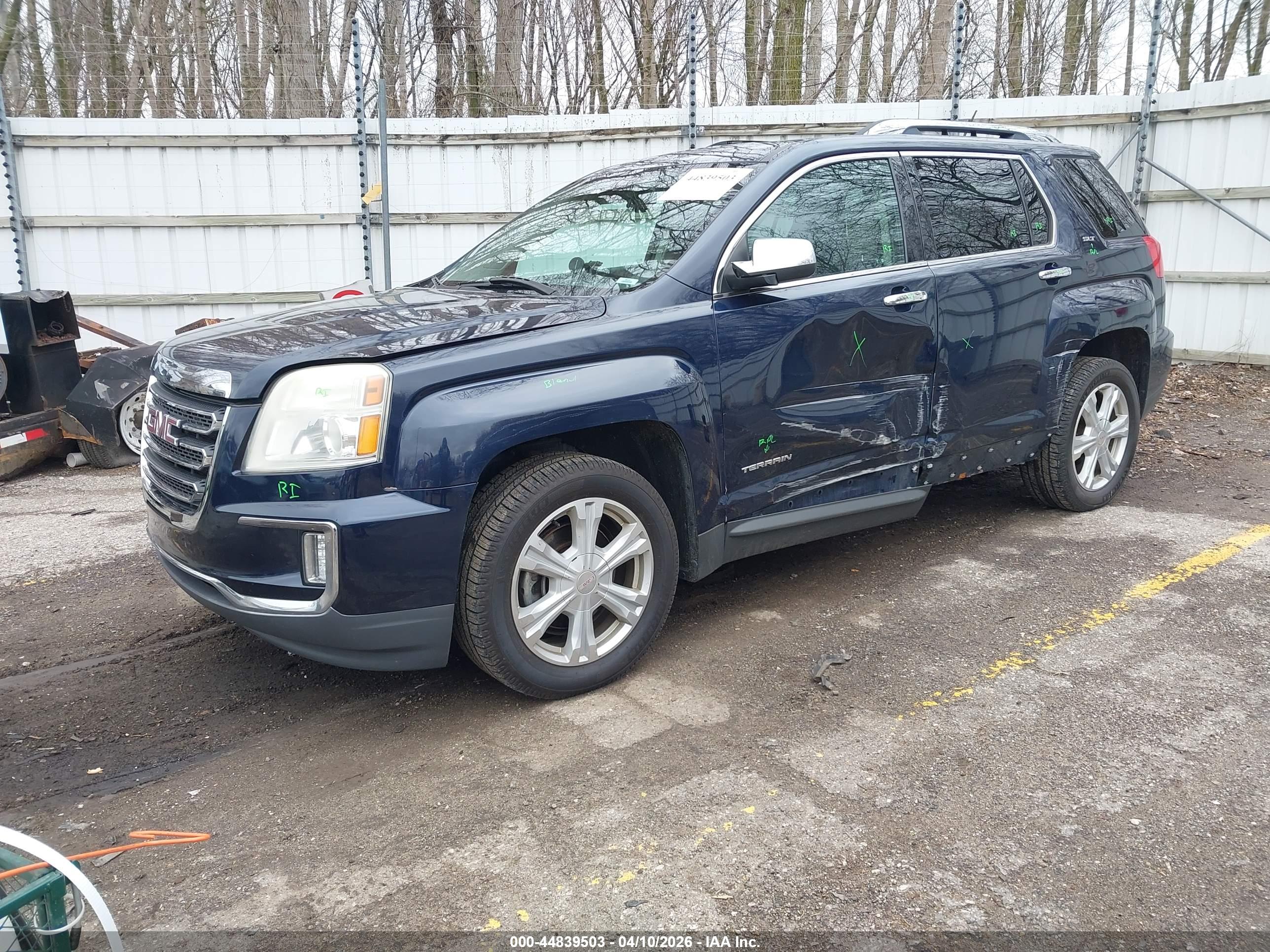 GMC TERRAIN image 2