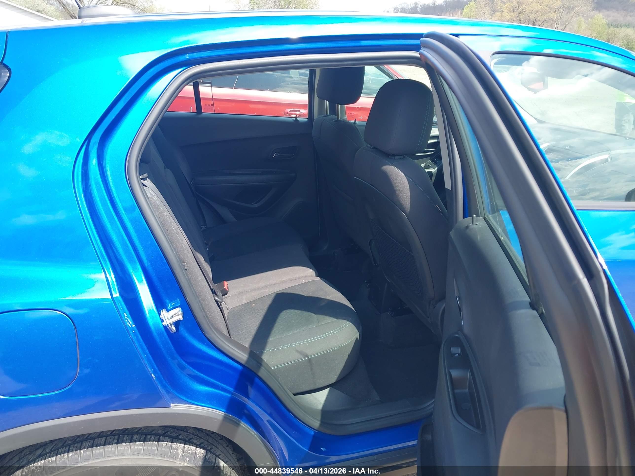 CHEVROLET TRAX image 8