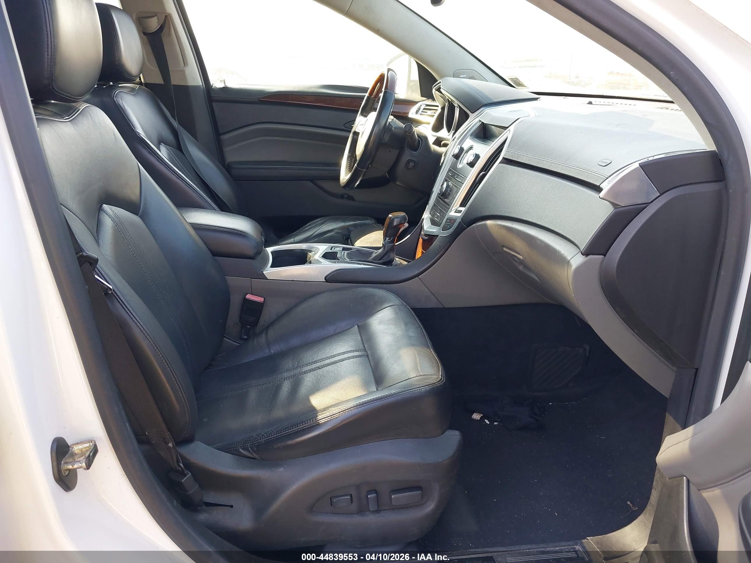 CADILLAC SRX image 5