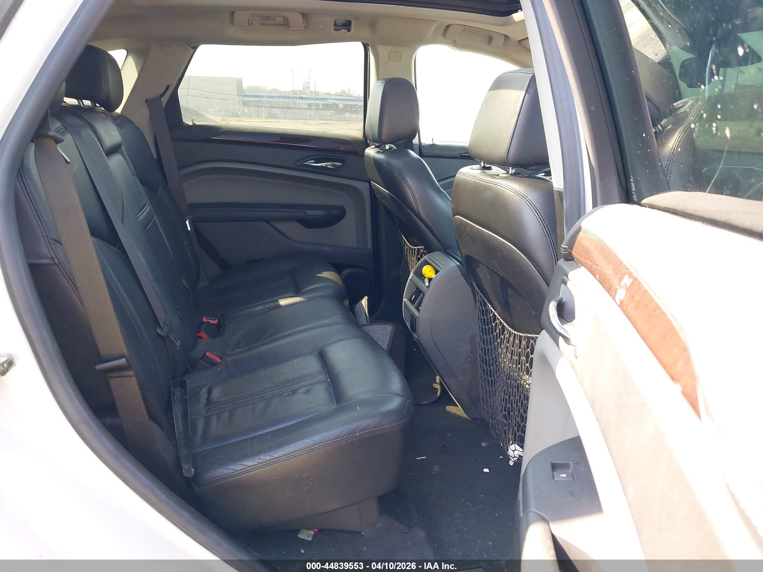 CADILLAC SRX image 8