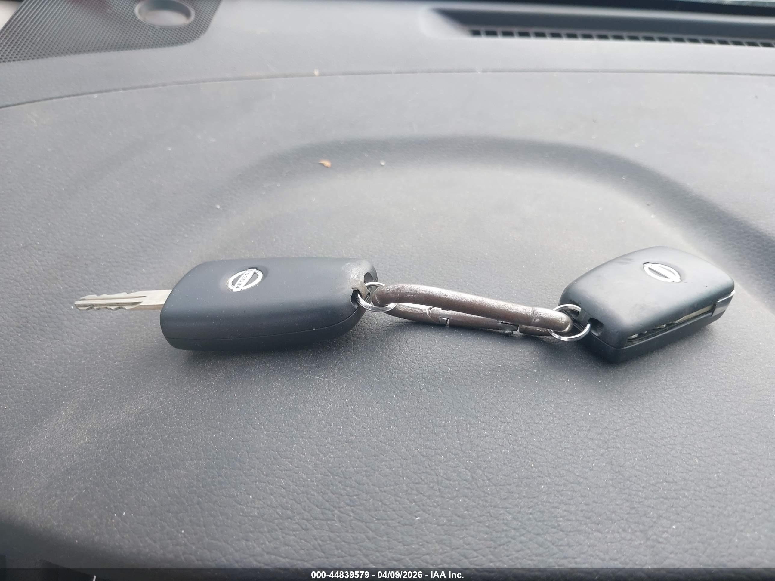 NISSAN ROGUE image 11
