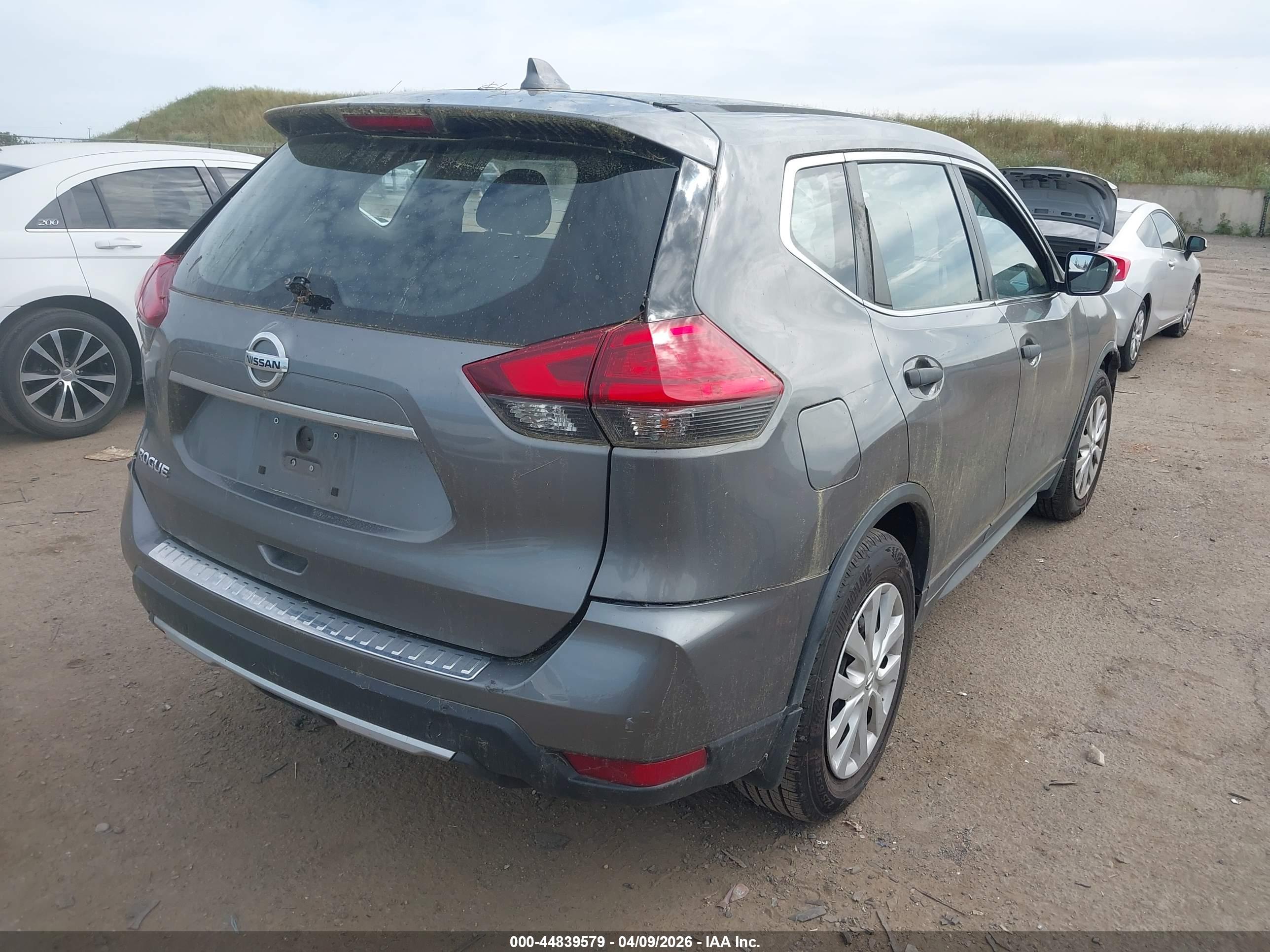 NISSAN ROGUE image 4