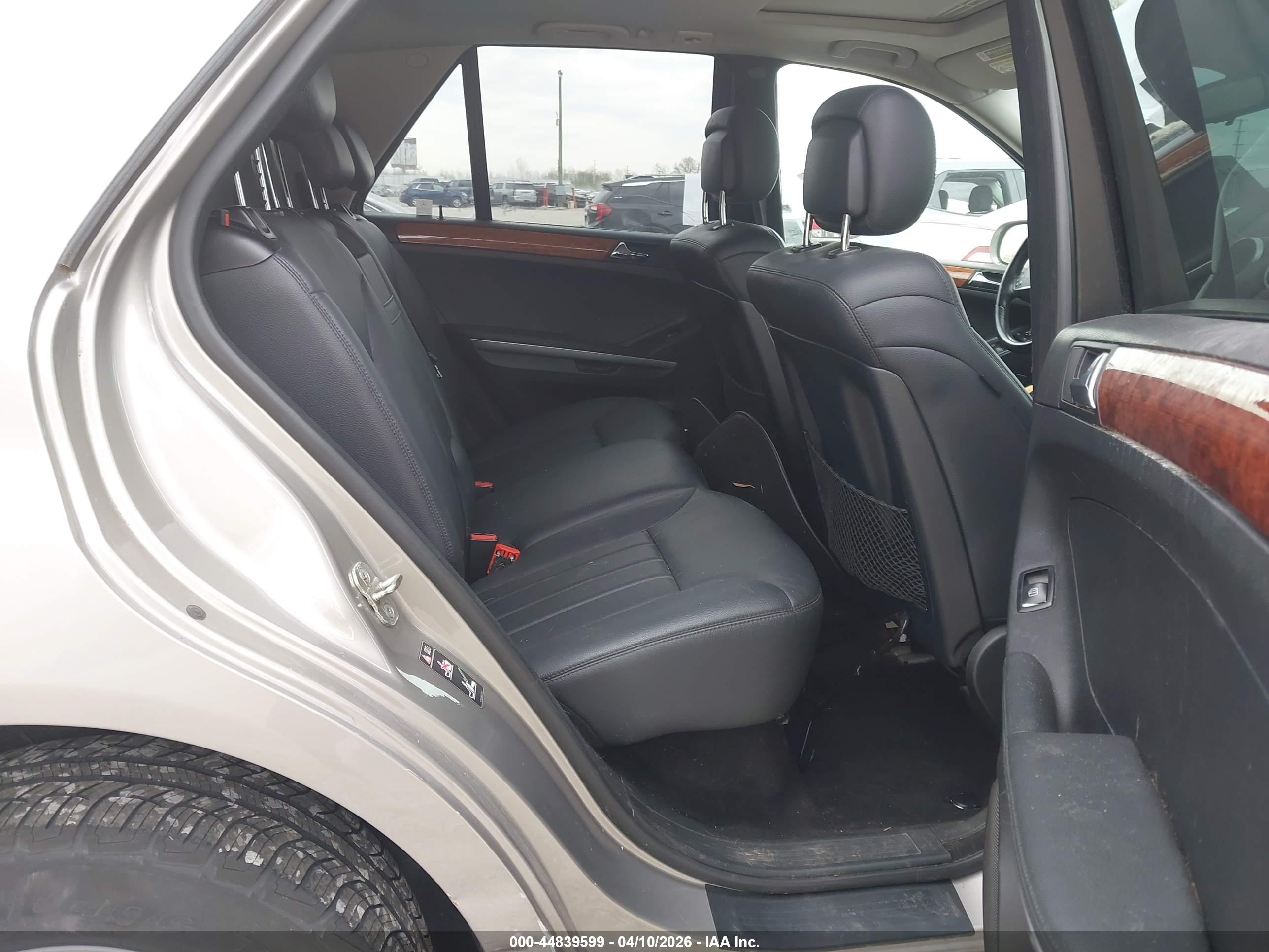 MERCEDES-BENZ ML image 8