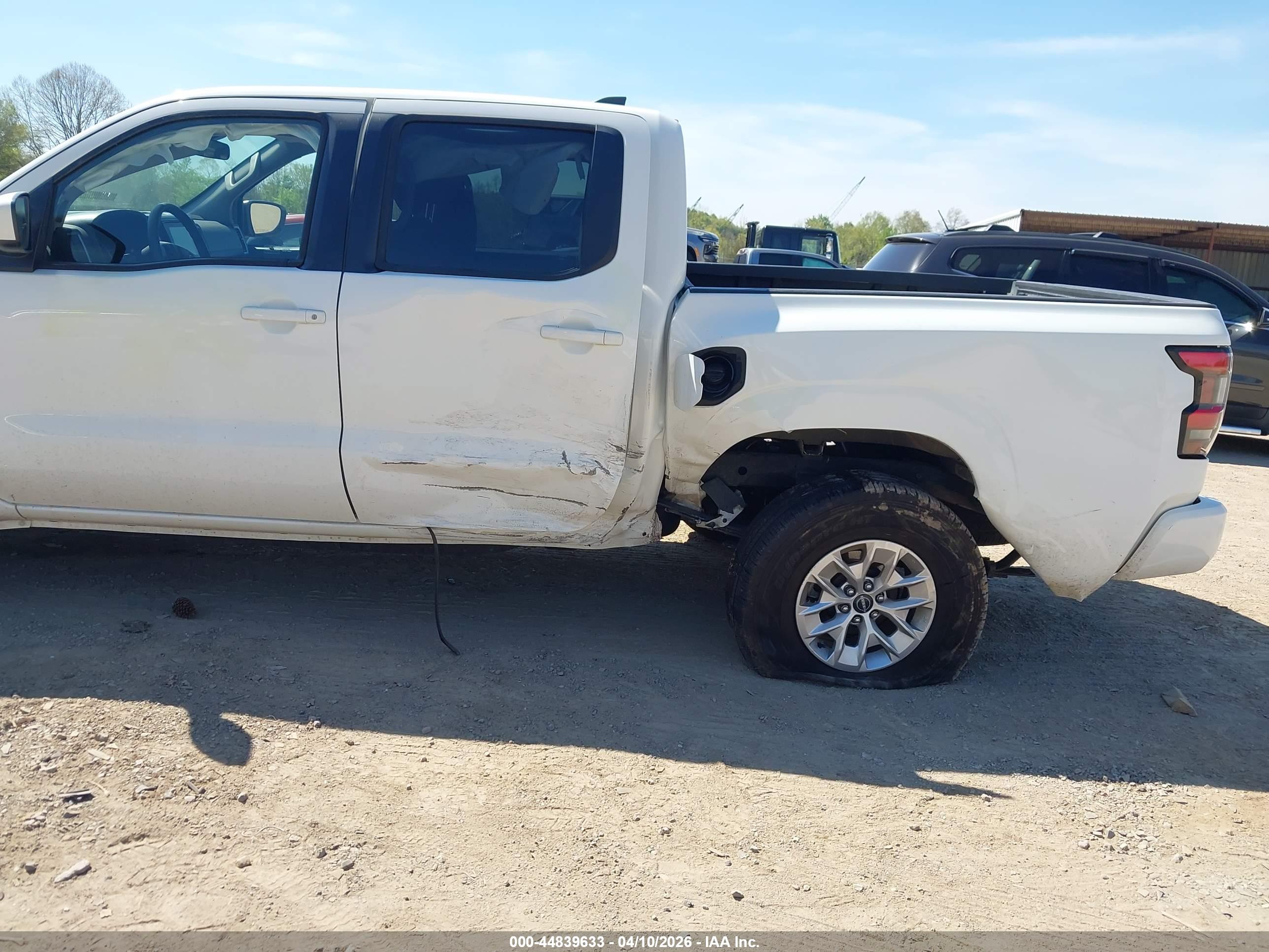 NISSAN FRONTIER image 6