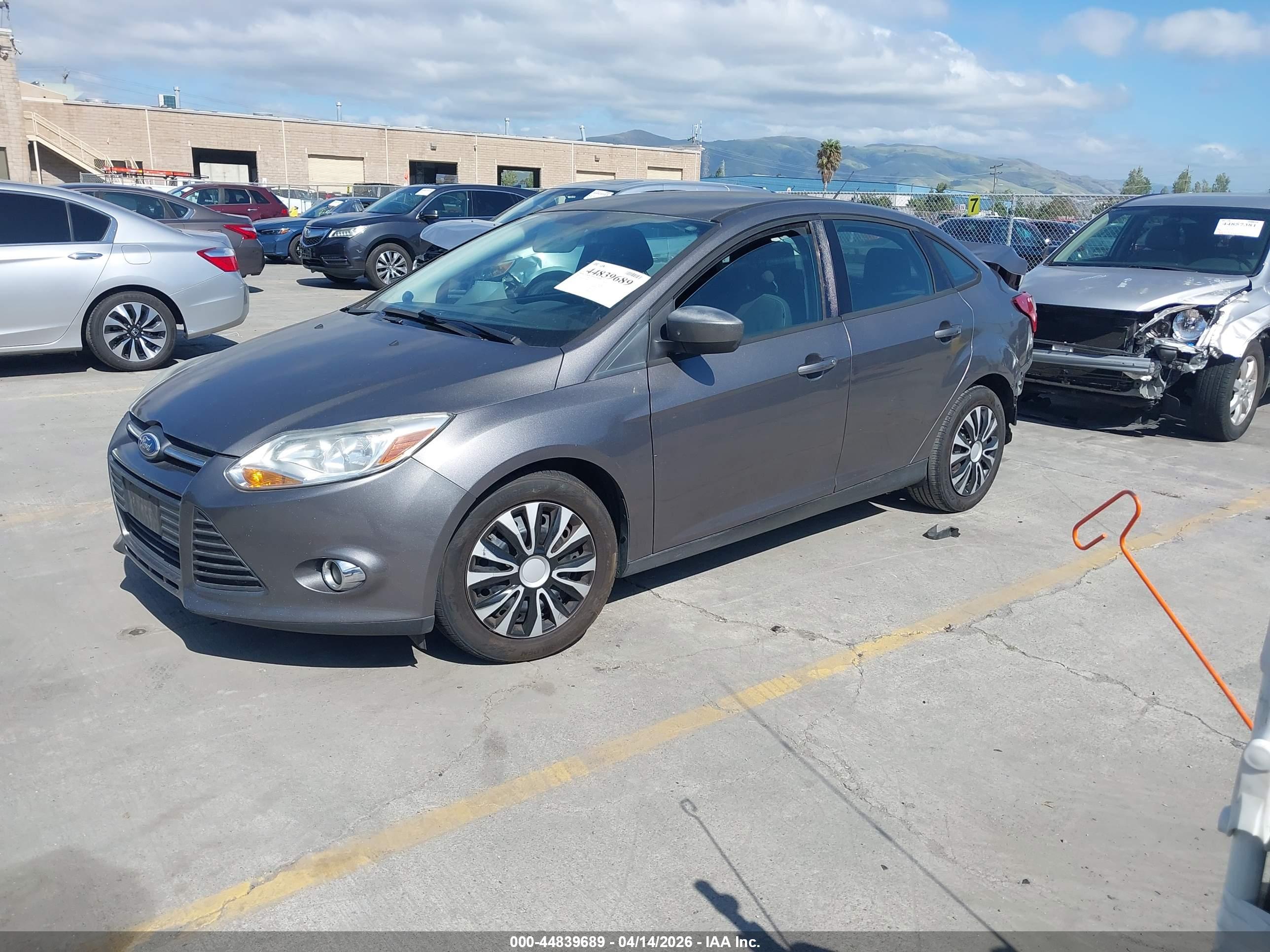 FORD FOCUS image 2