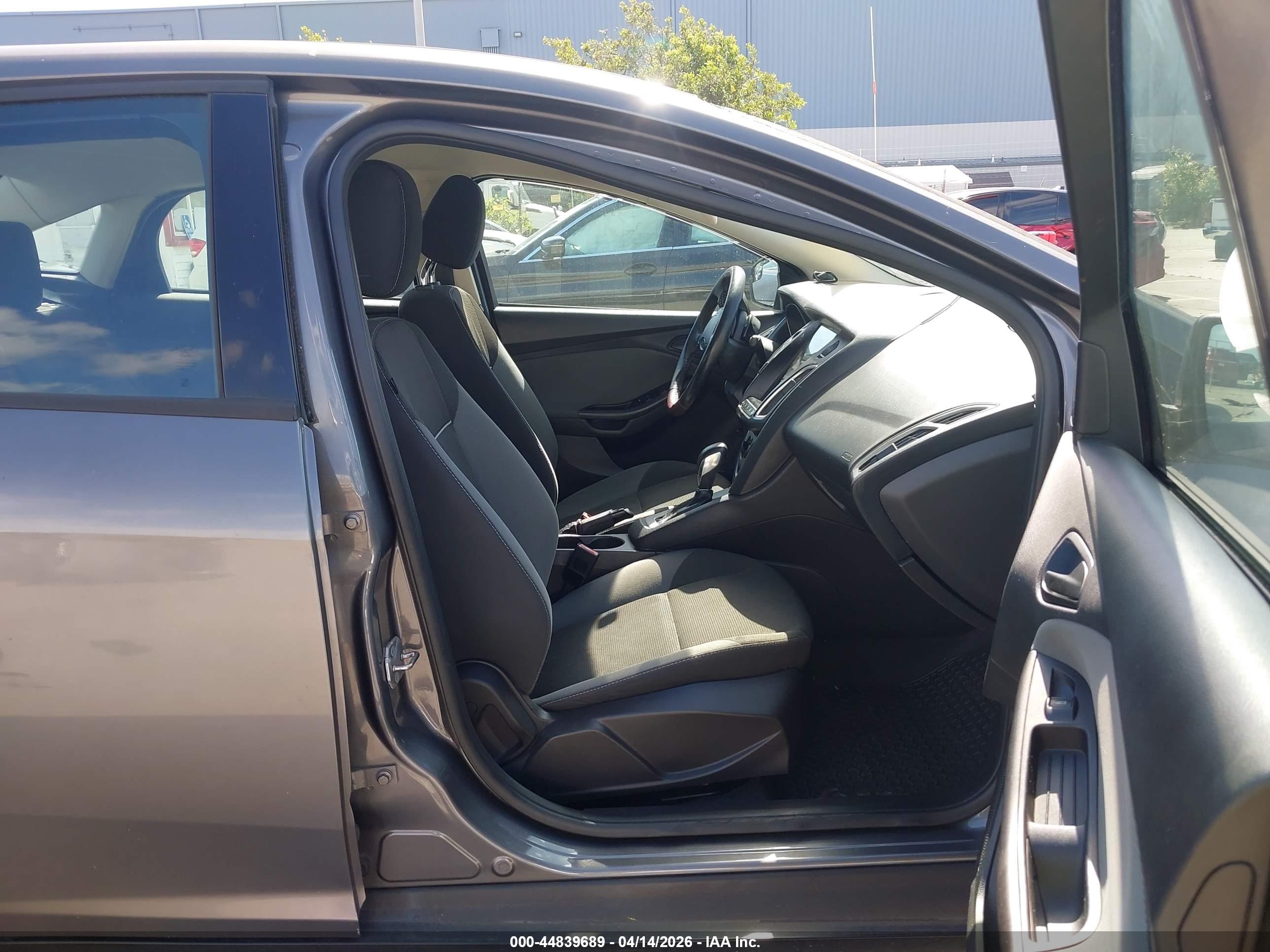 FORD FOCUS image 5