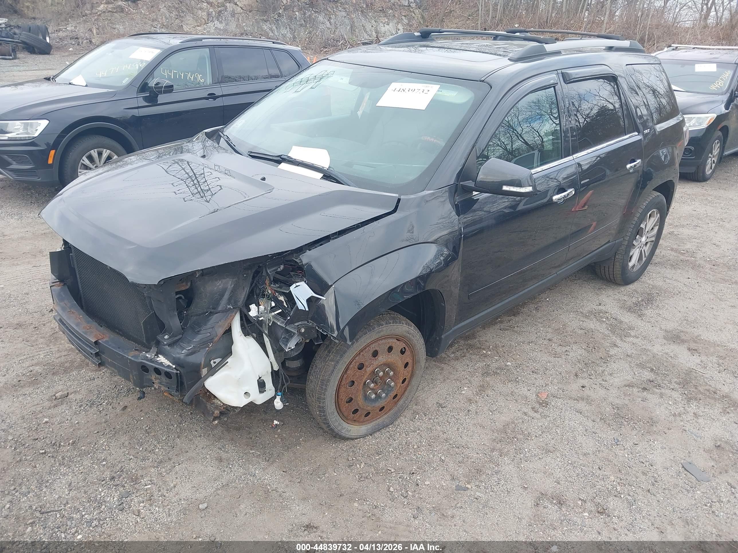GMC ACADIA image 2
