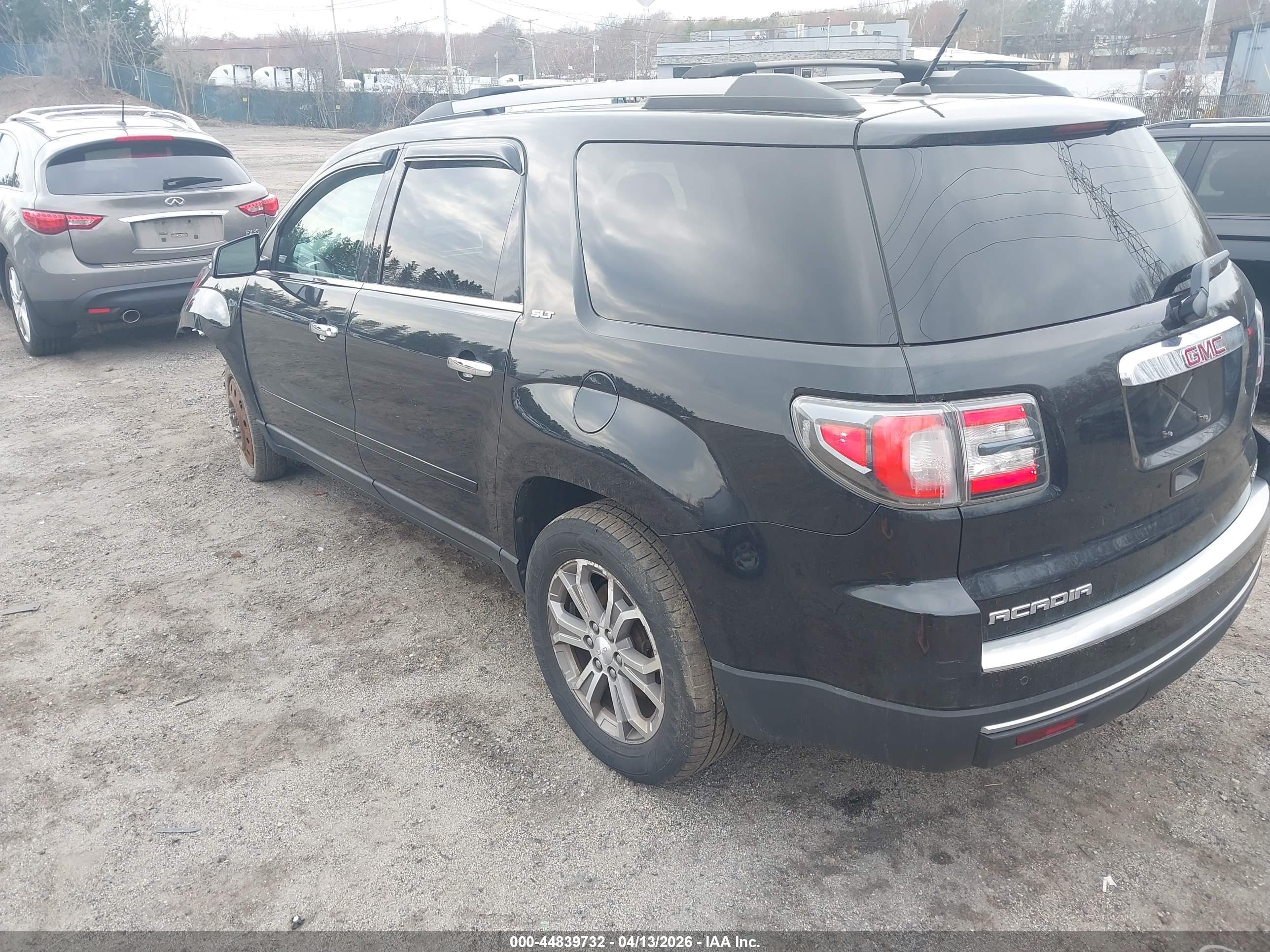 GMC ACADIA image 3
