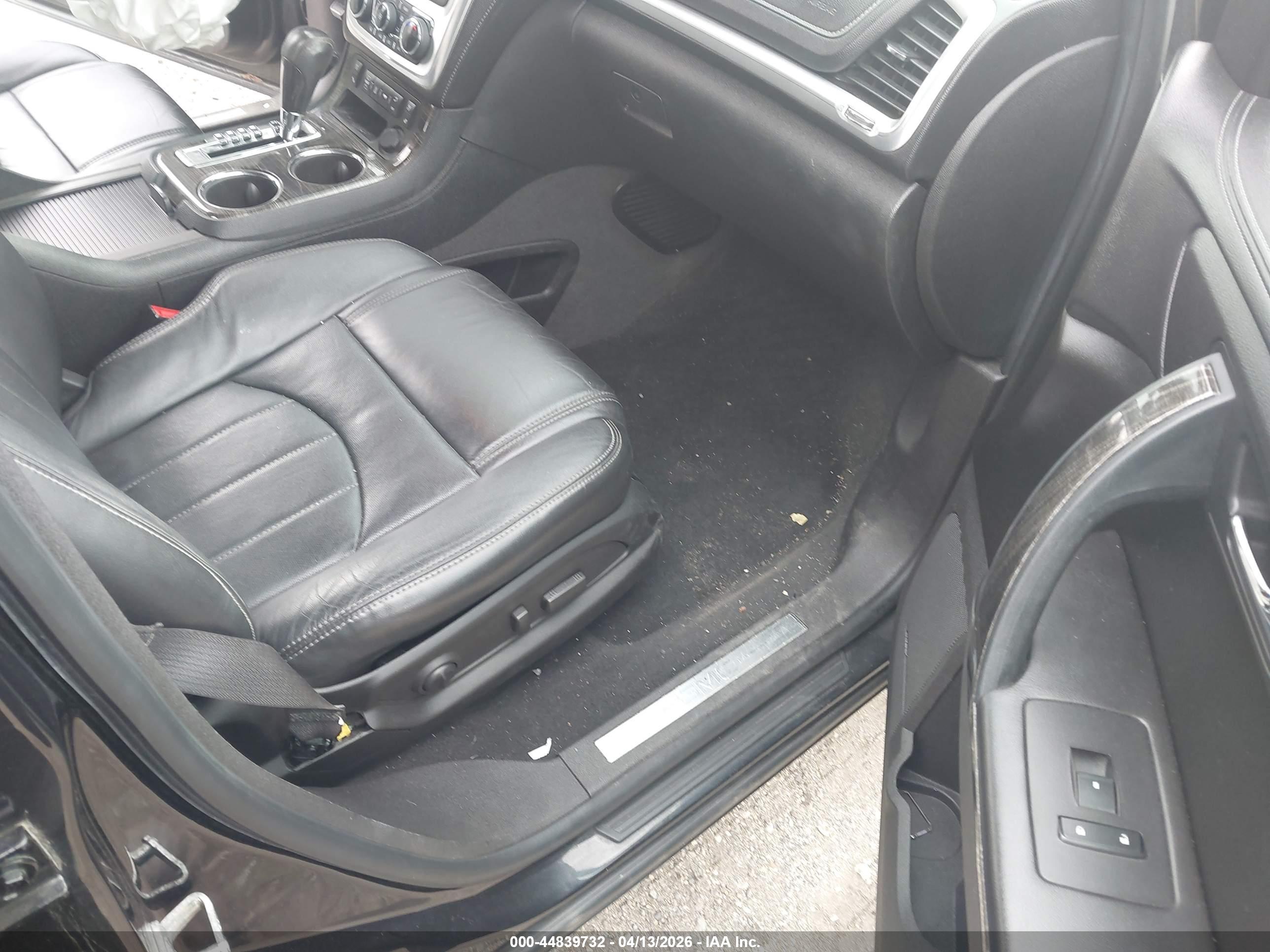GMC ACADIA image 5