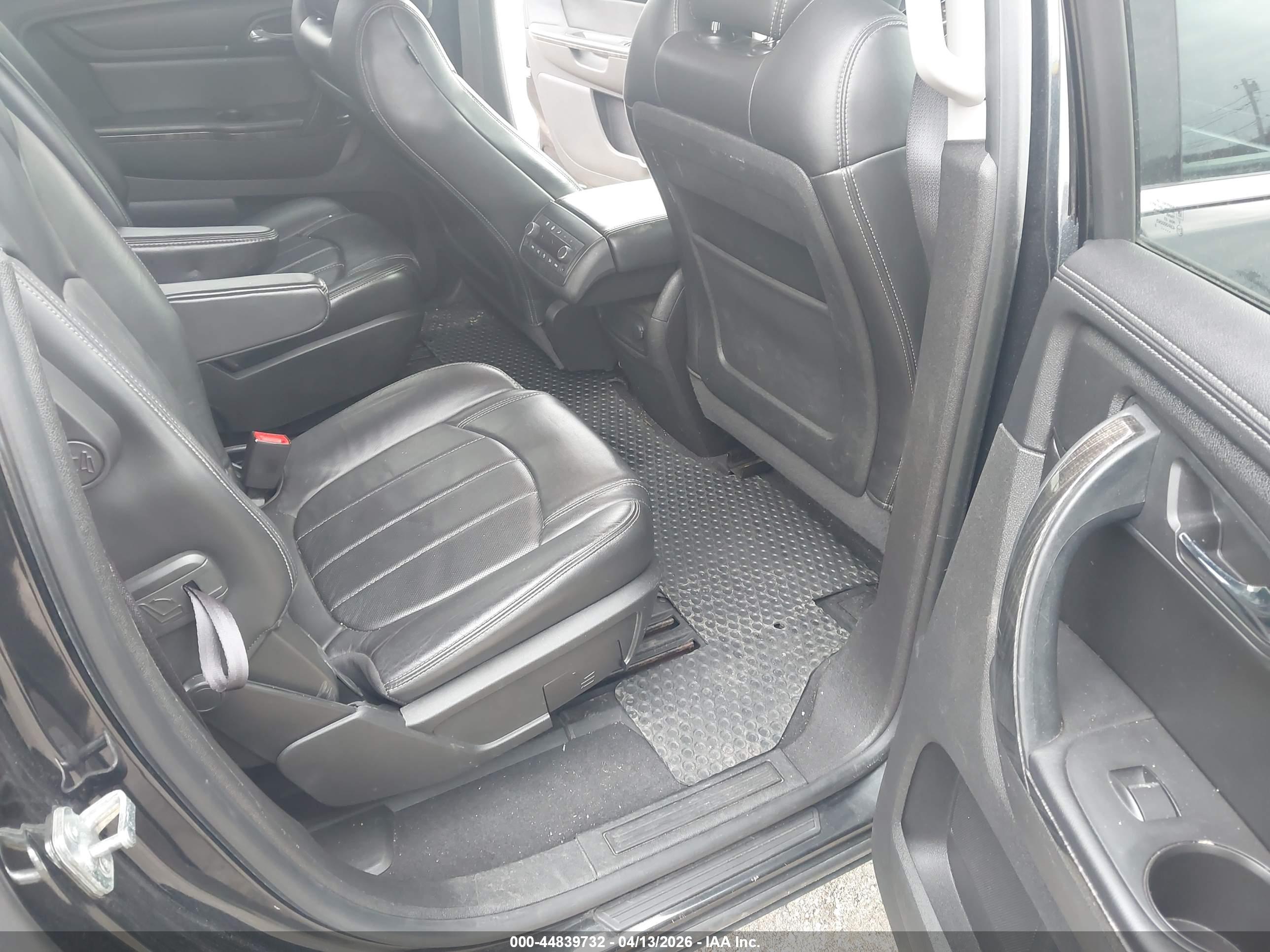 GMC ACADIA image 8
