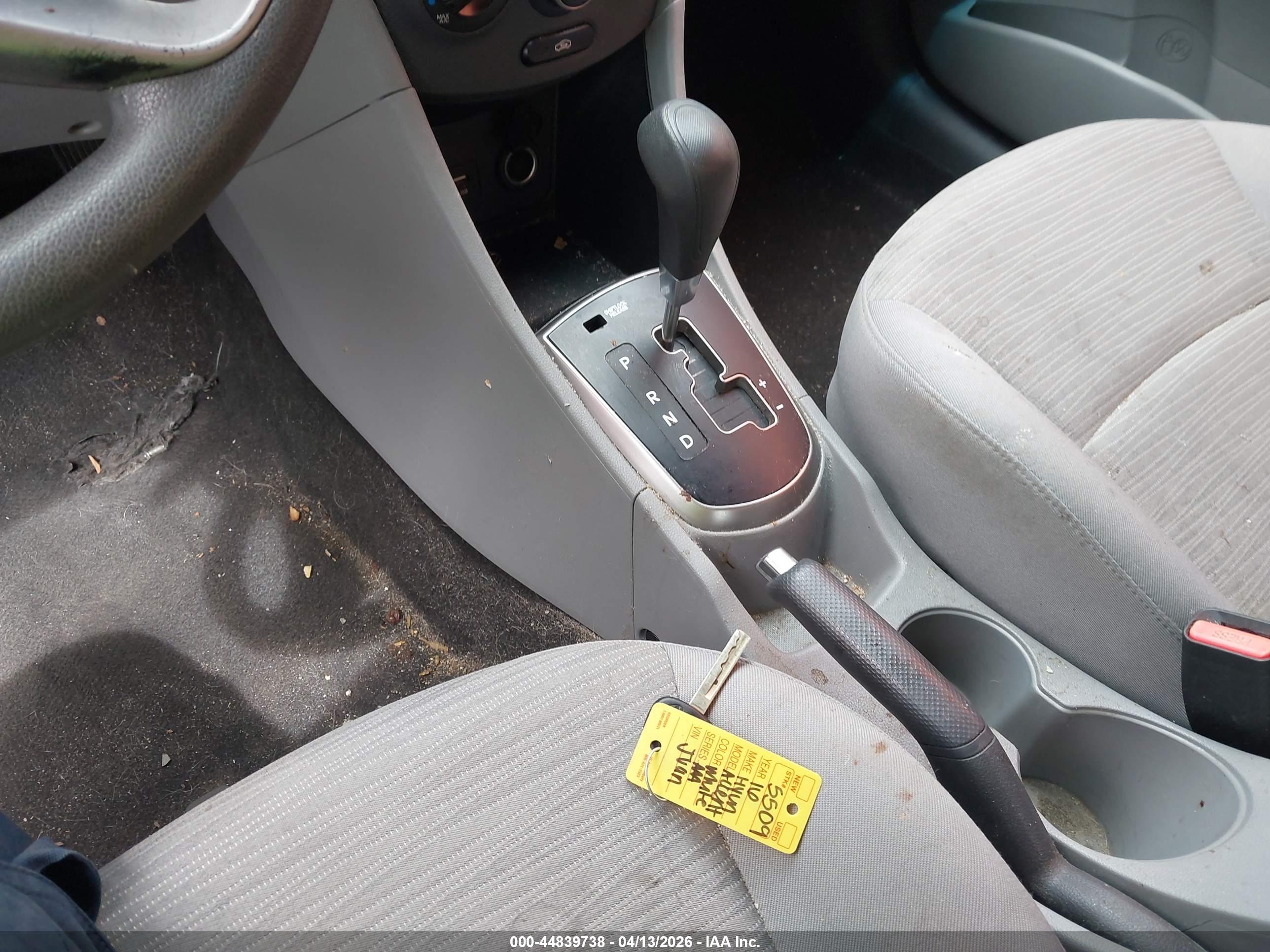 HYUNDAI ACCENT image 11