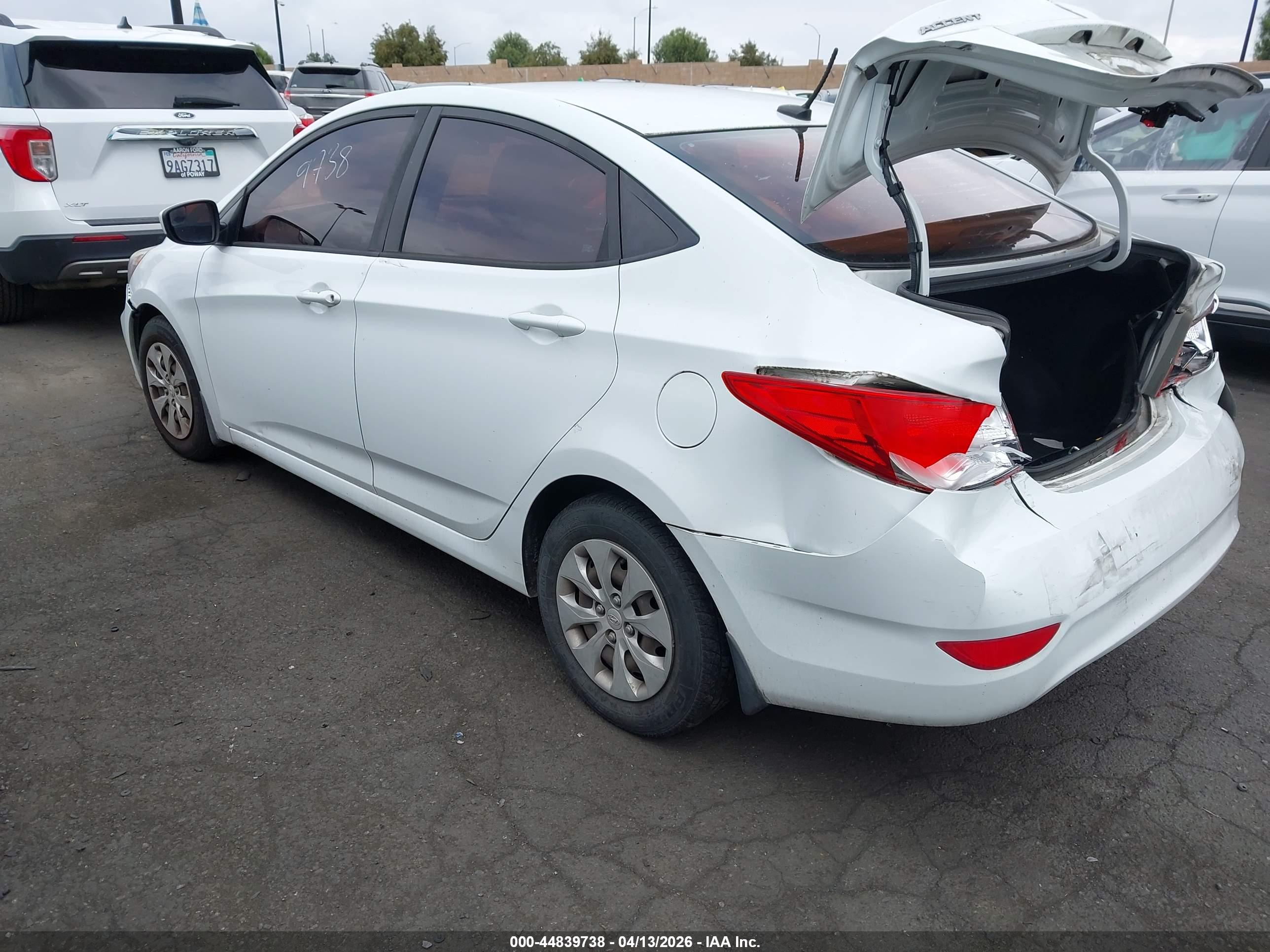 HYUNDAI ACCENT image 3