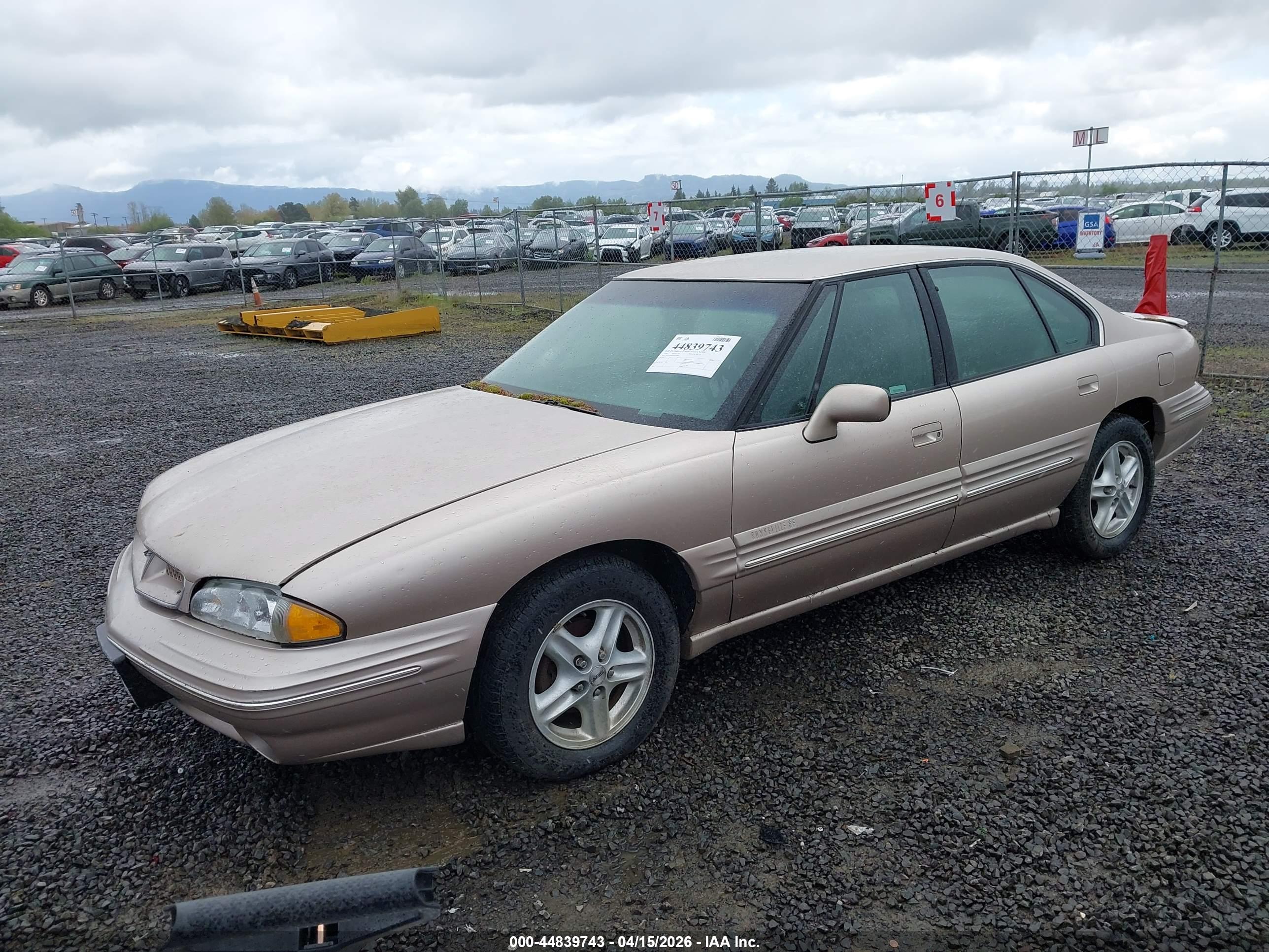 PONTIAC BONNEVILLE image 2