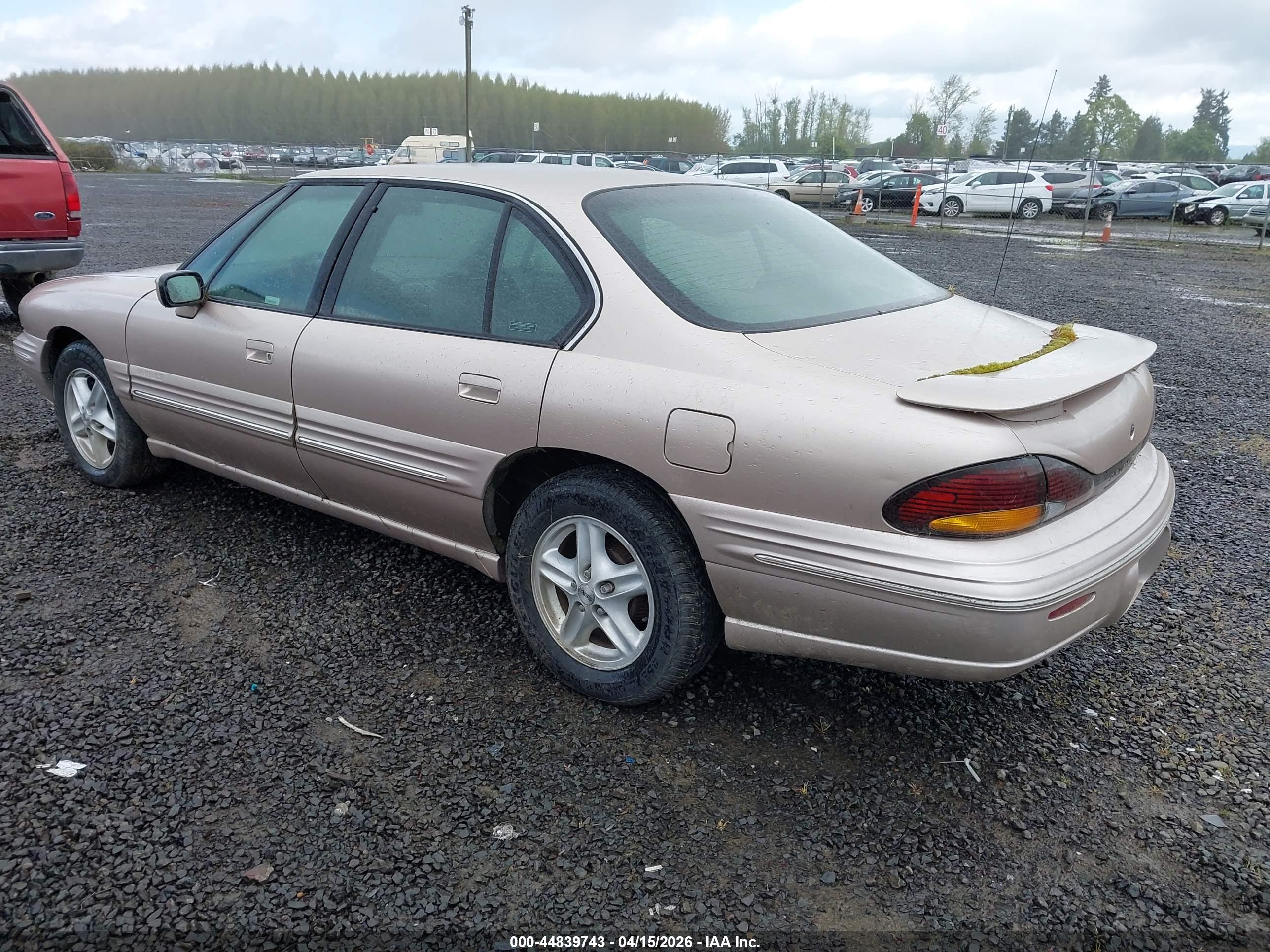 PONTIAC BONNEVILLE image 3