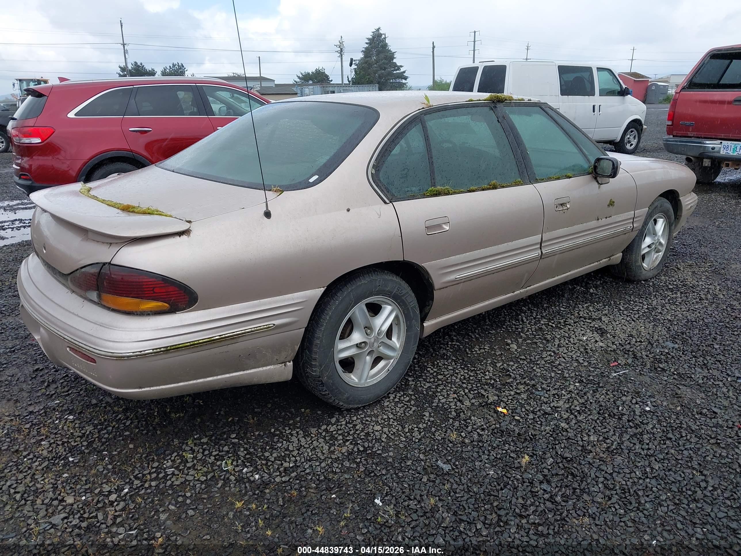 PONTIAC BONNEVILLE image 4