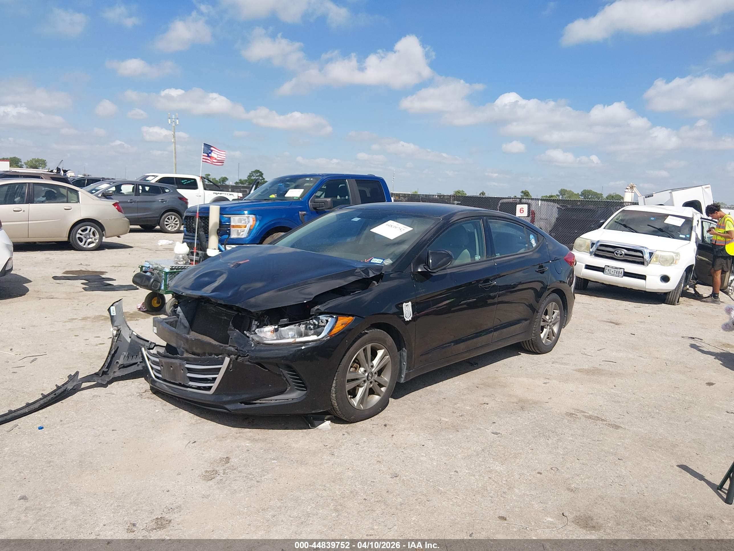 HYUNDAI ELANTRA image 2
