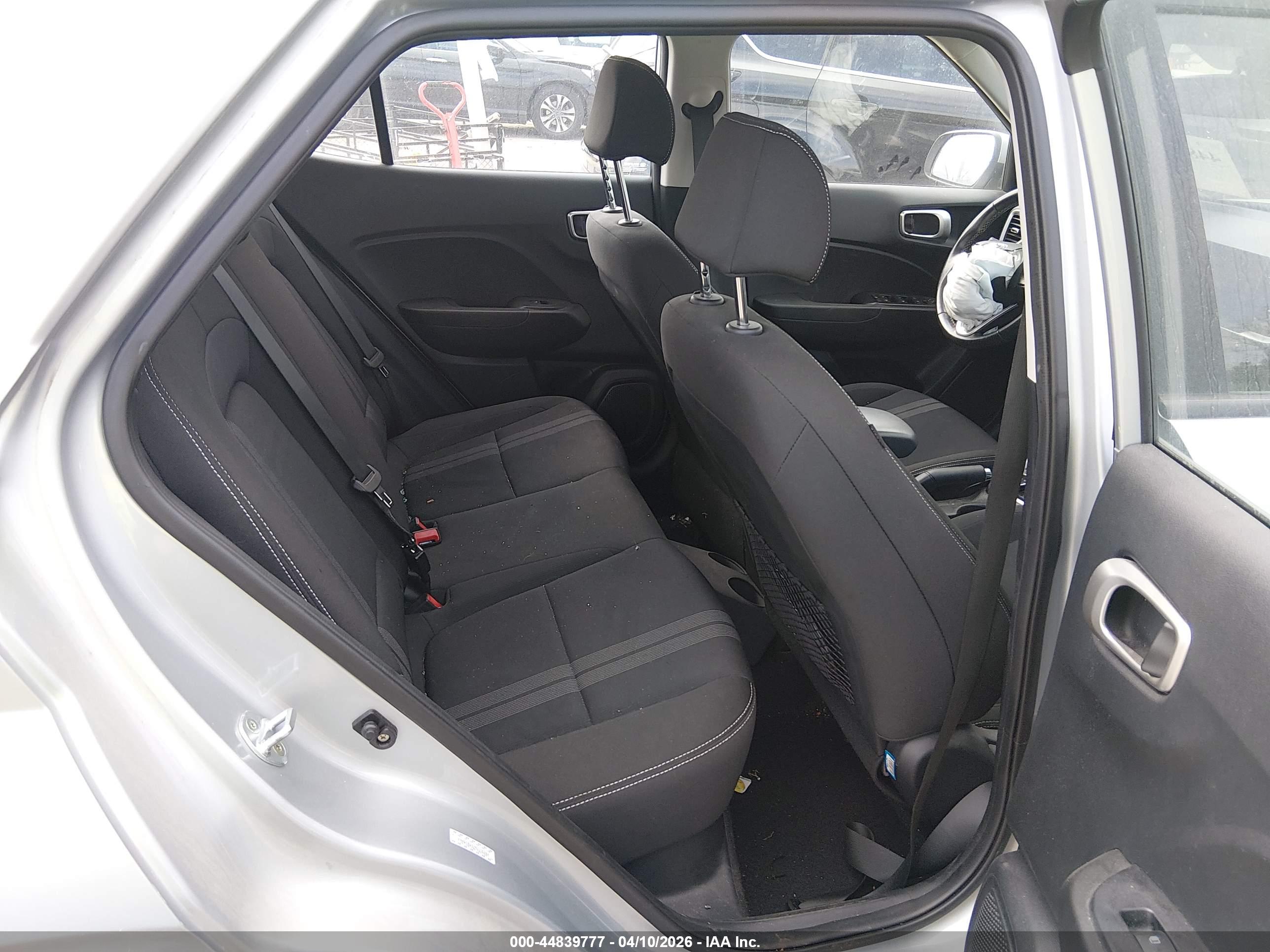 HYUNDAI VENUE image 8
