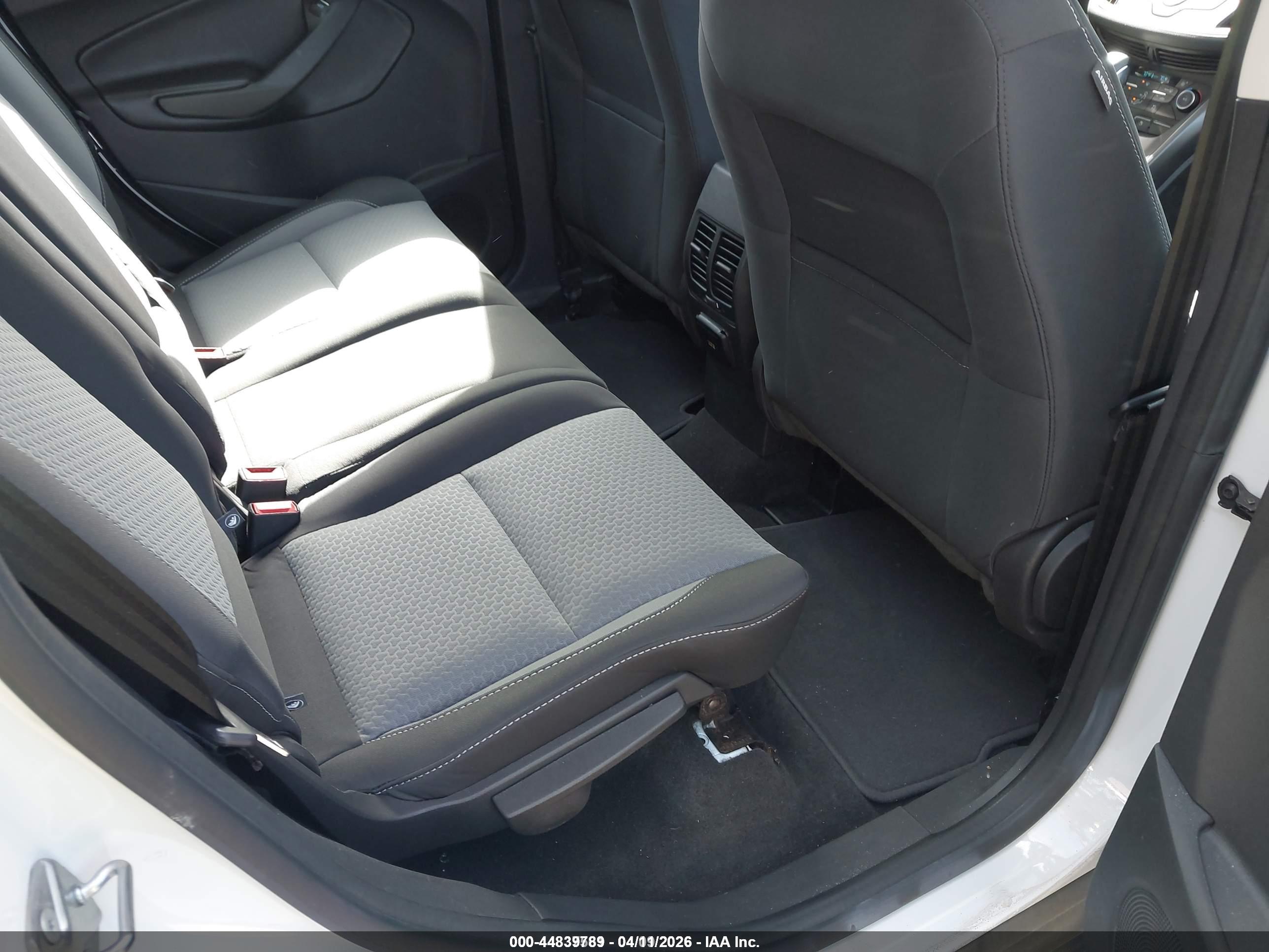 FORD C-MAX image 8