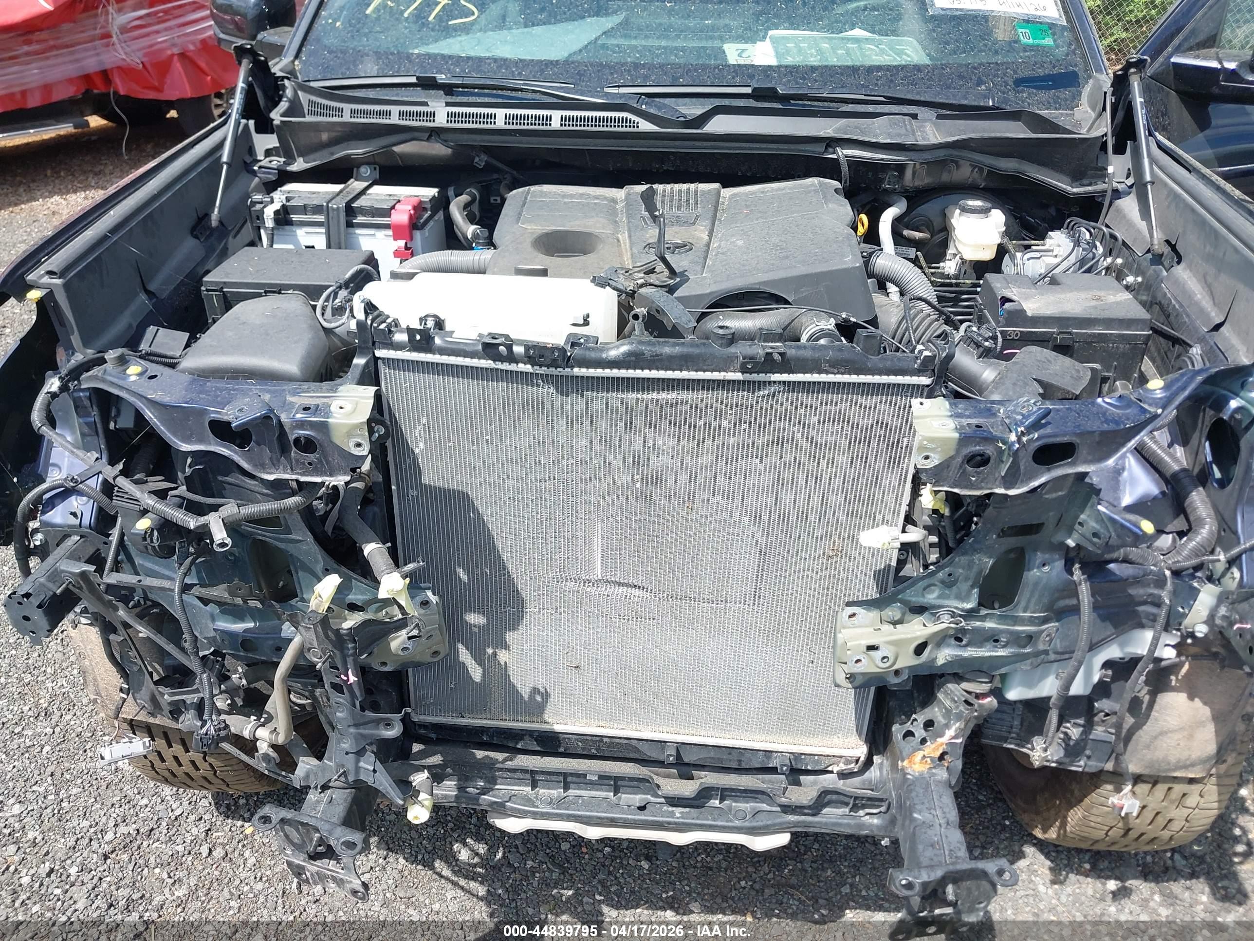 TOYOTA TUNDRA image 10