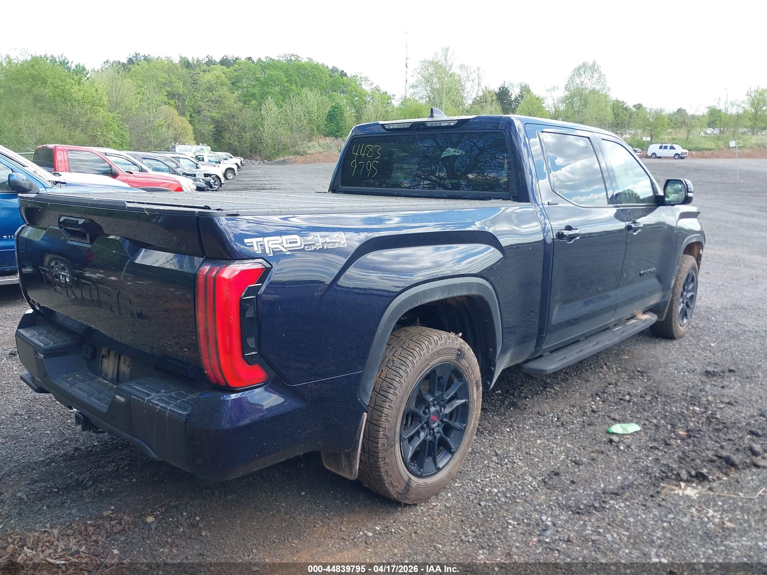 TOYOTA TUNDRA image 4