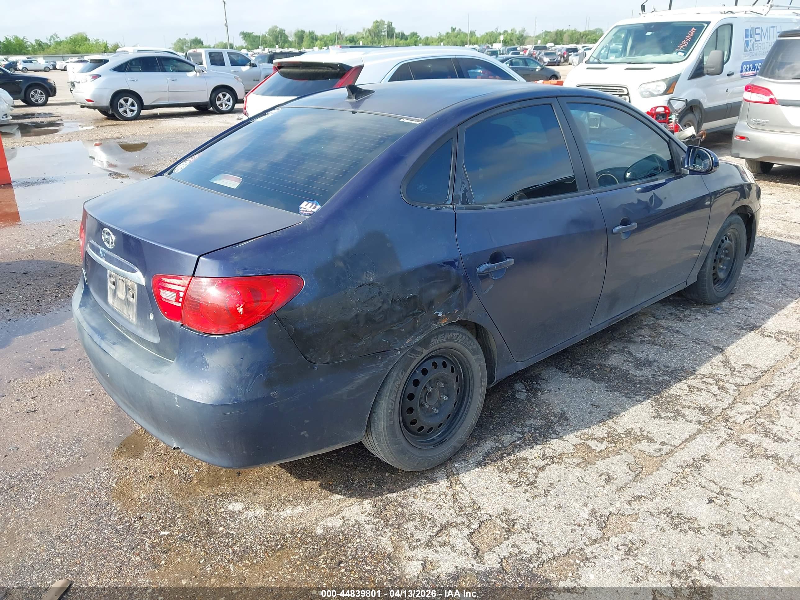 HYUNDAI ELANTRA image 4