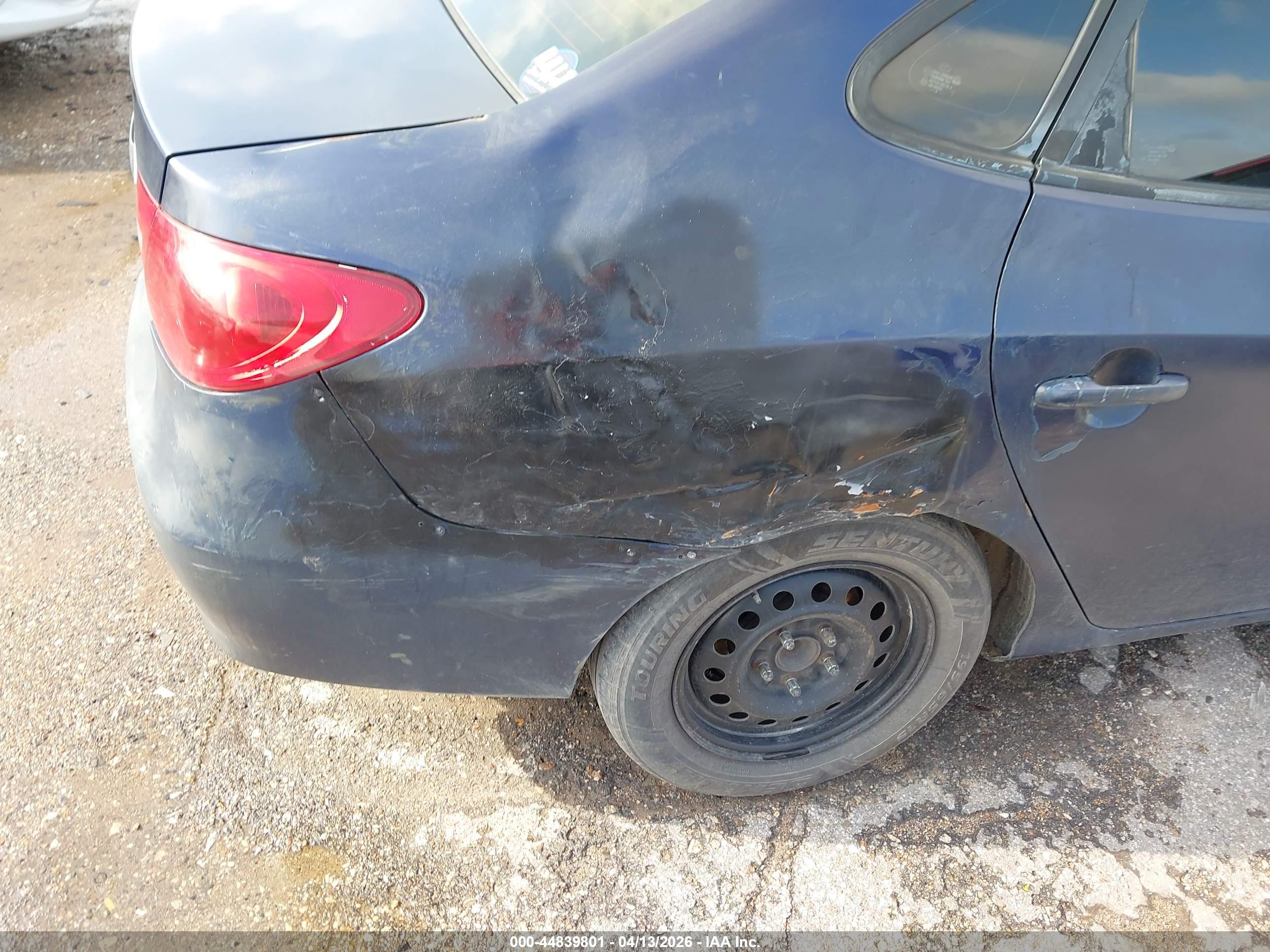 HYUNDAI ELANTRA image 6