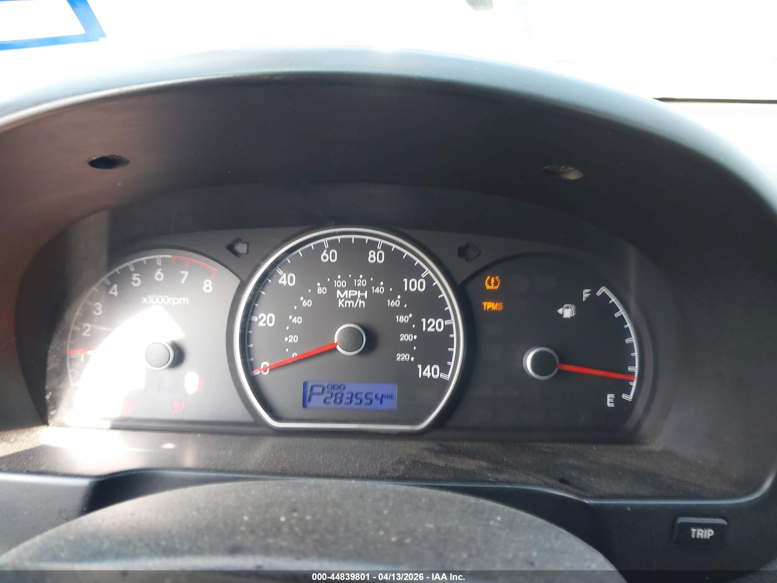 HYUNDAI ELANTRA image 7
