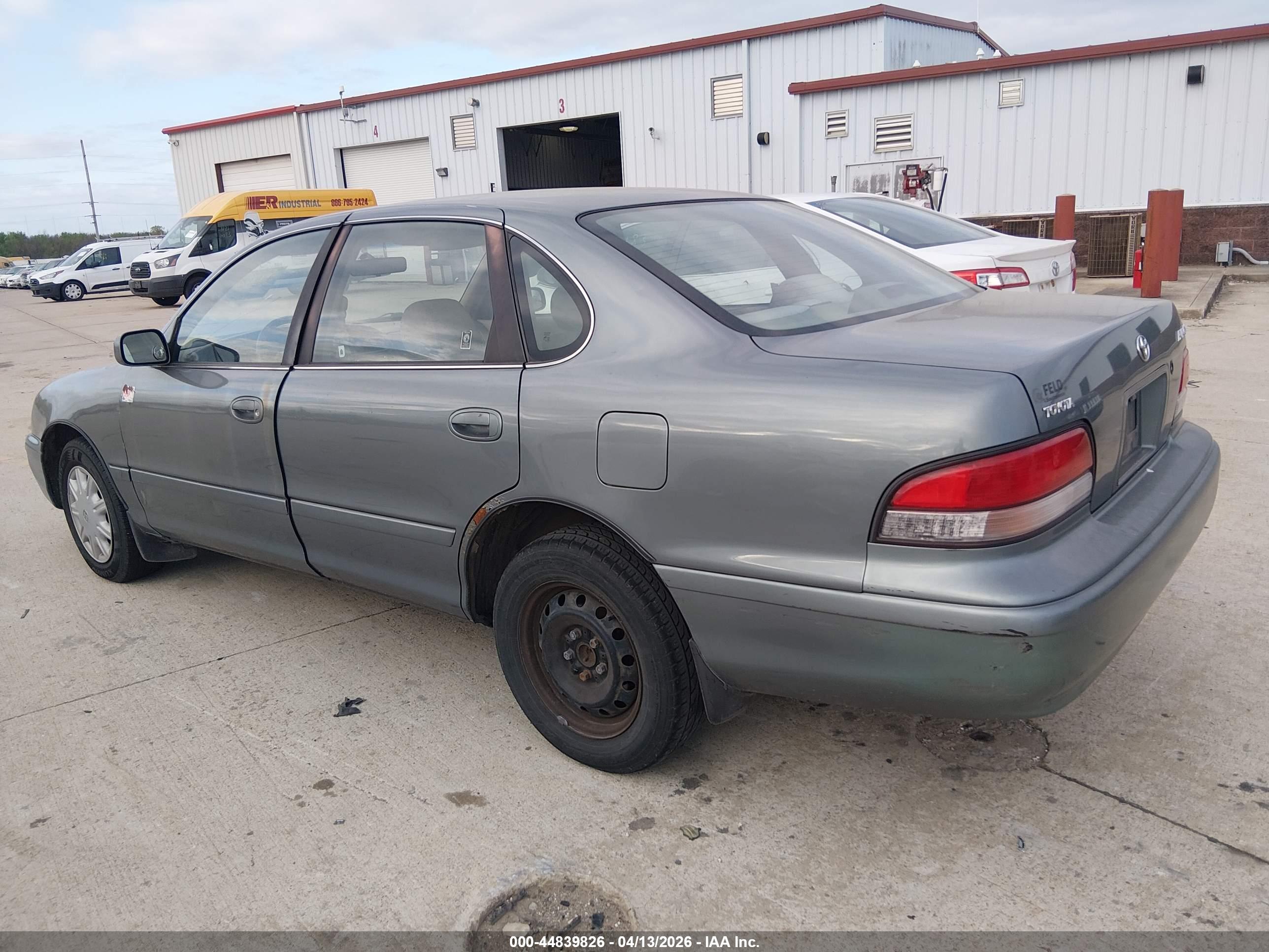 TOYOTA AVALON image 3