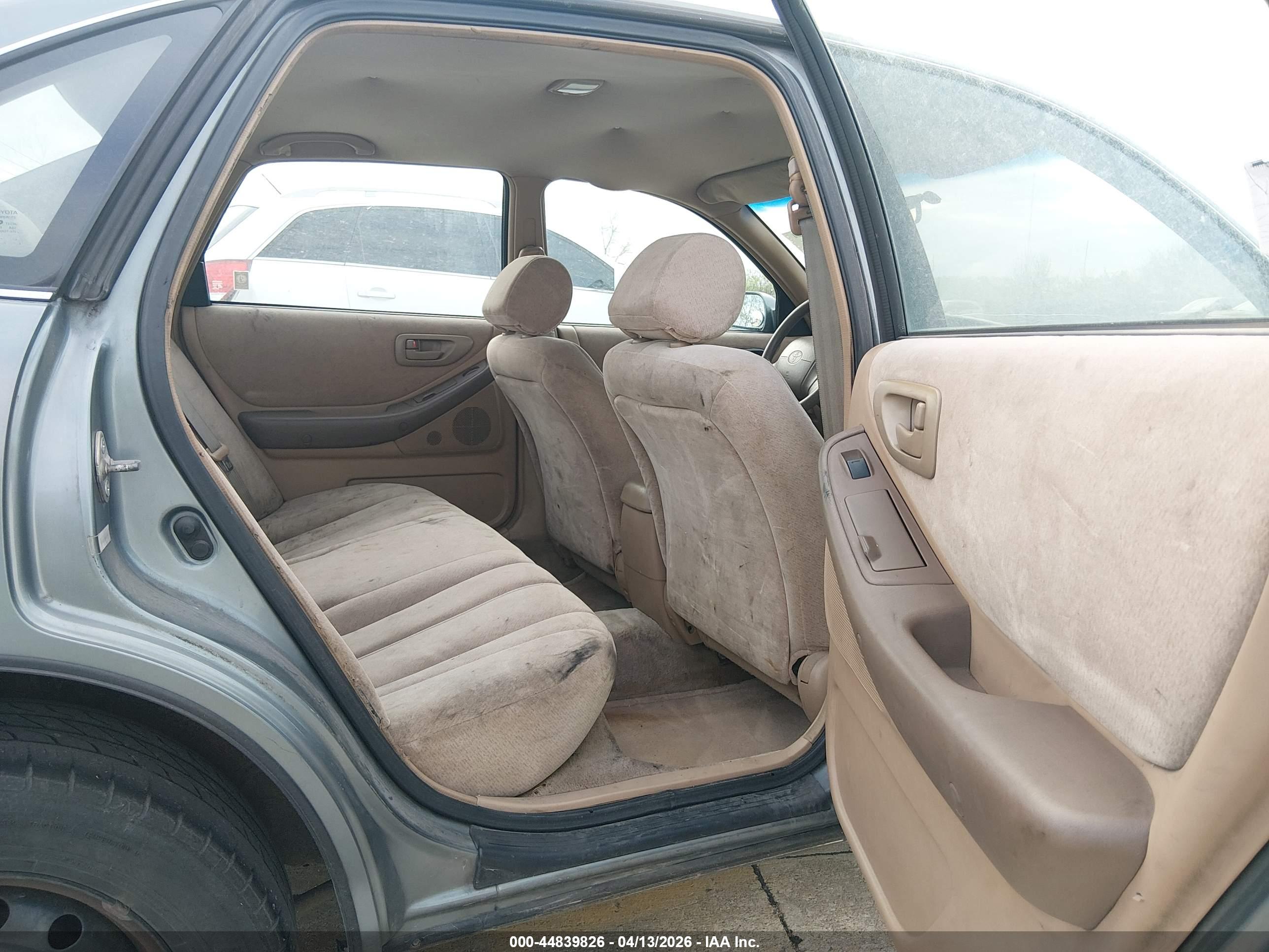 TOYOTA AVALON image 8