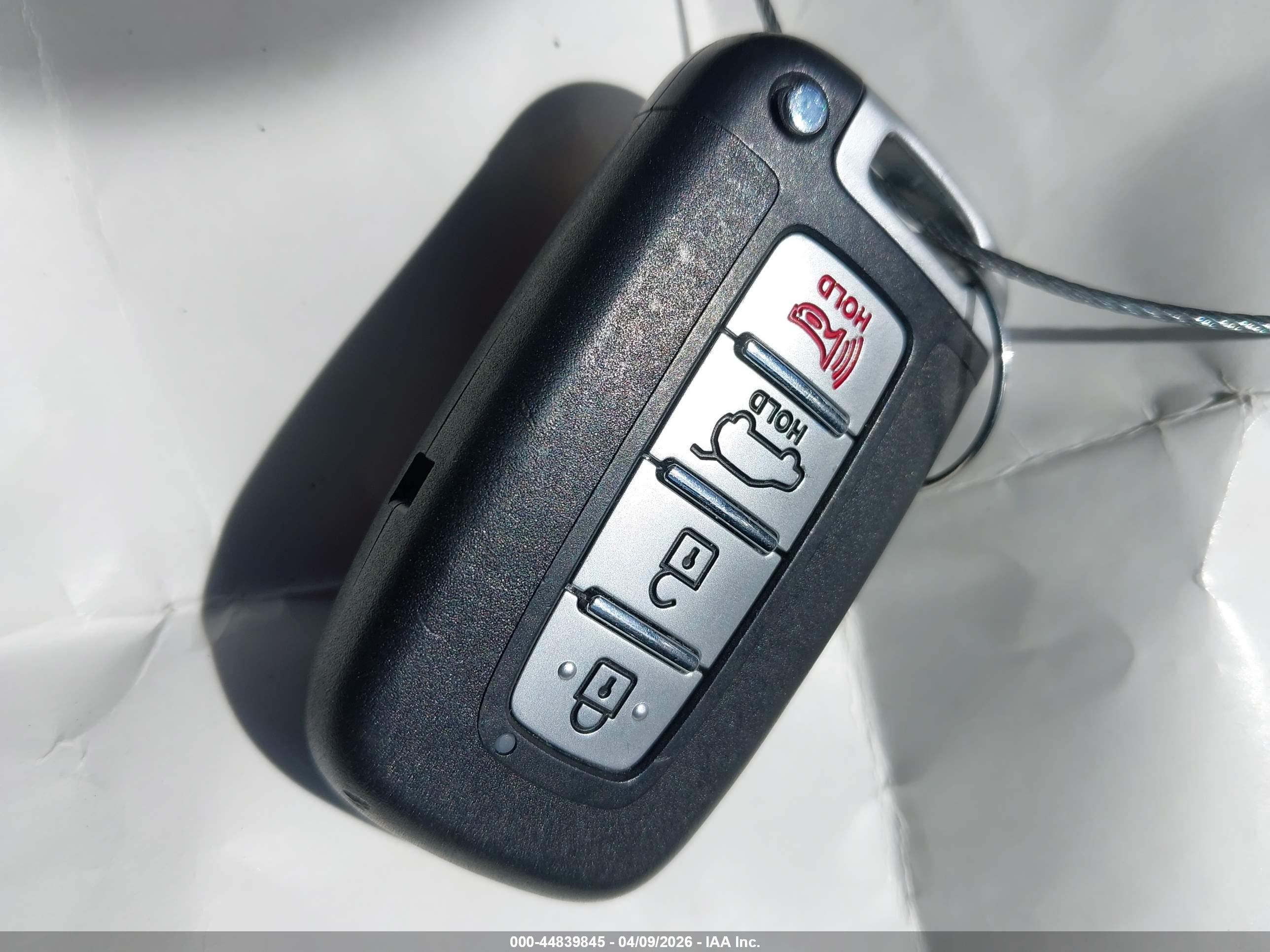 HYUNDAI ELANTRA image 11