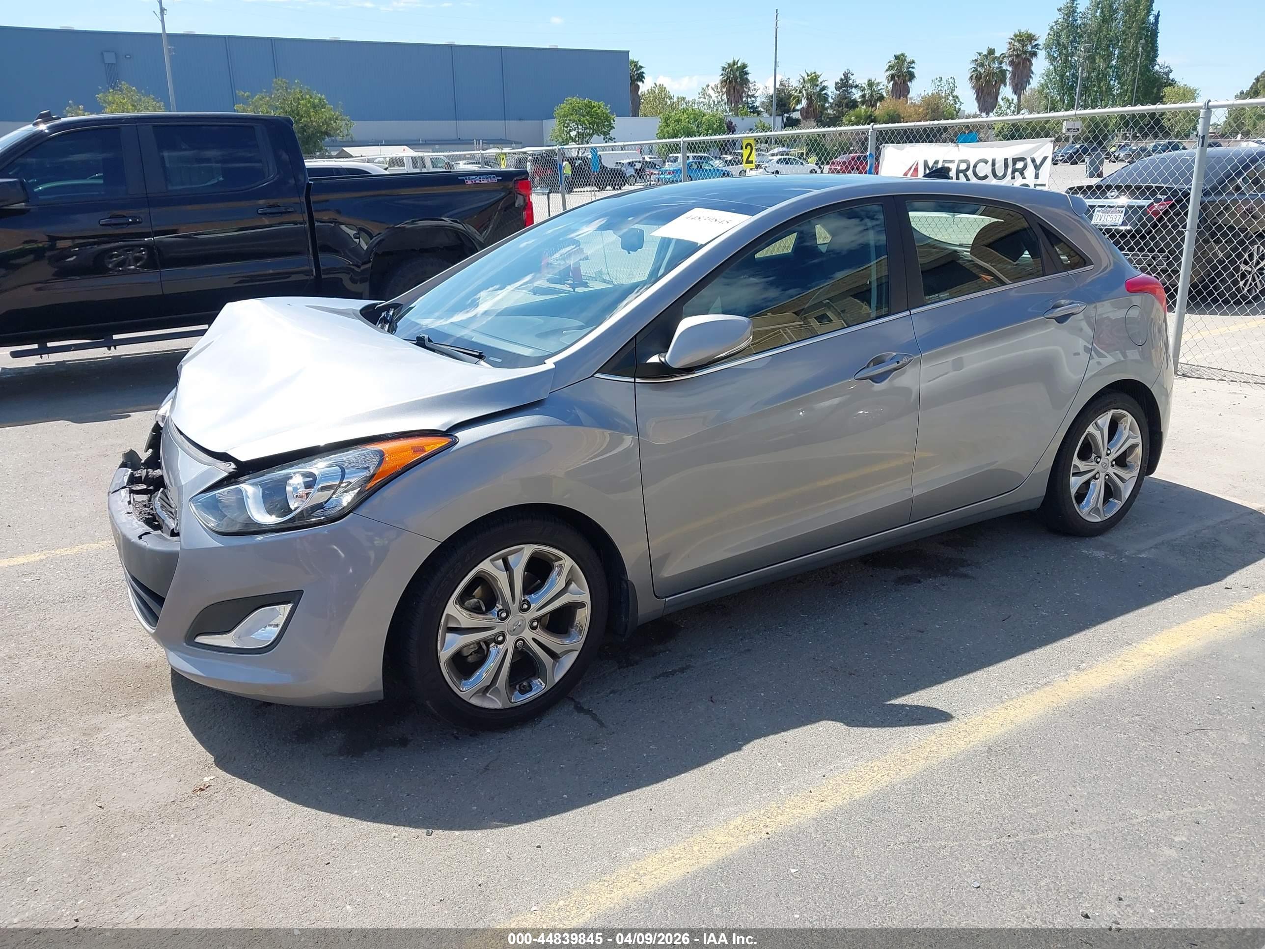 HYUNDAI ELANTRA image 2