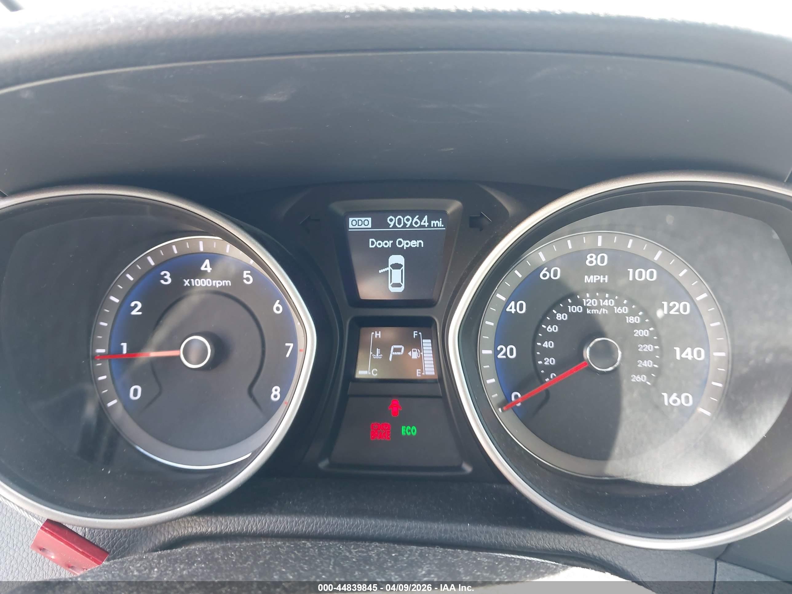 HYUNDAI ELANTRA image 7