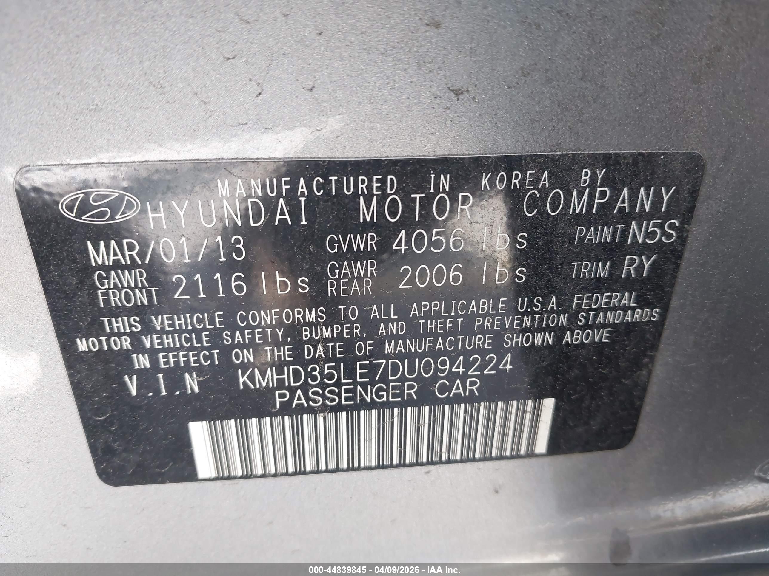 HYUNDAI ELANTRA image 9