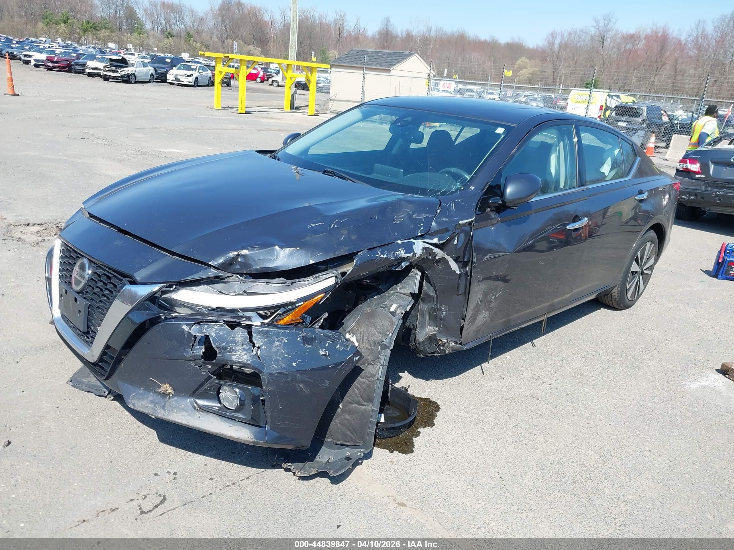 NISSAN ALTIMA image 2