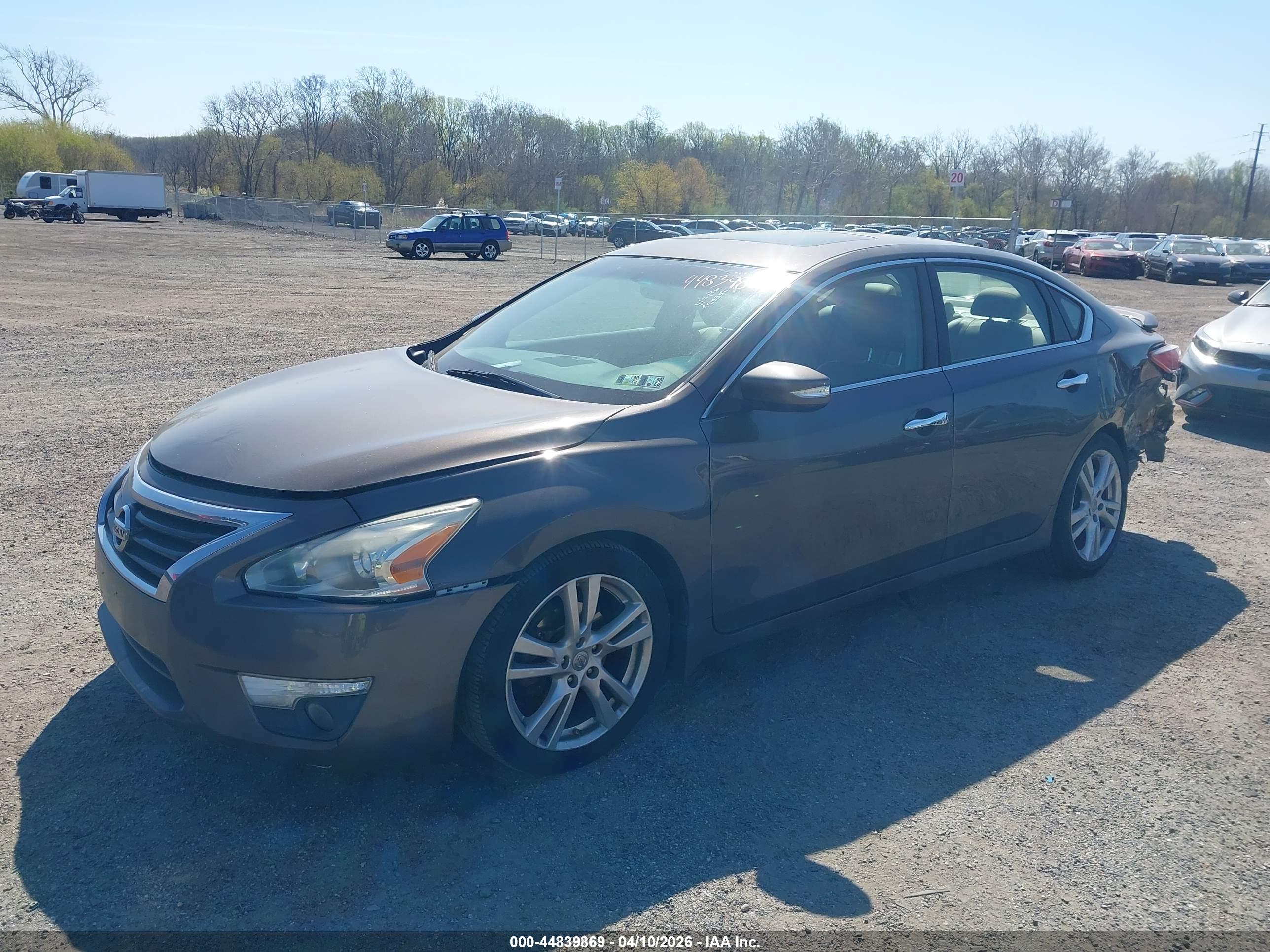 NISSAN ALTIMA image 2