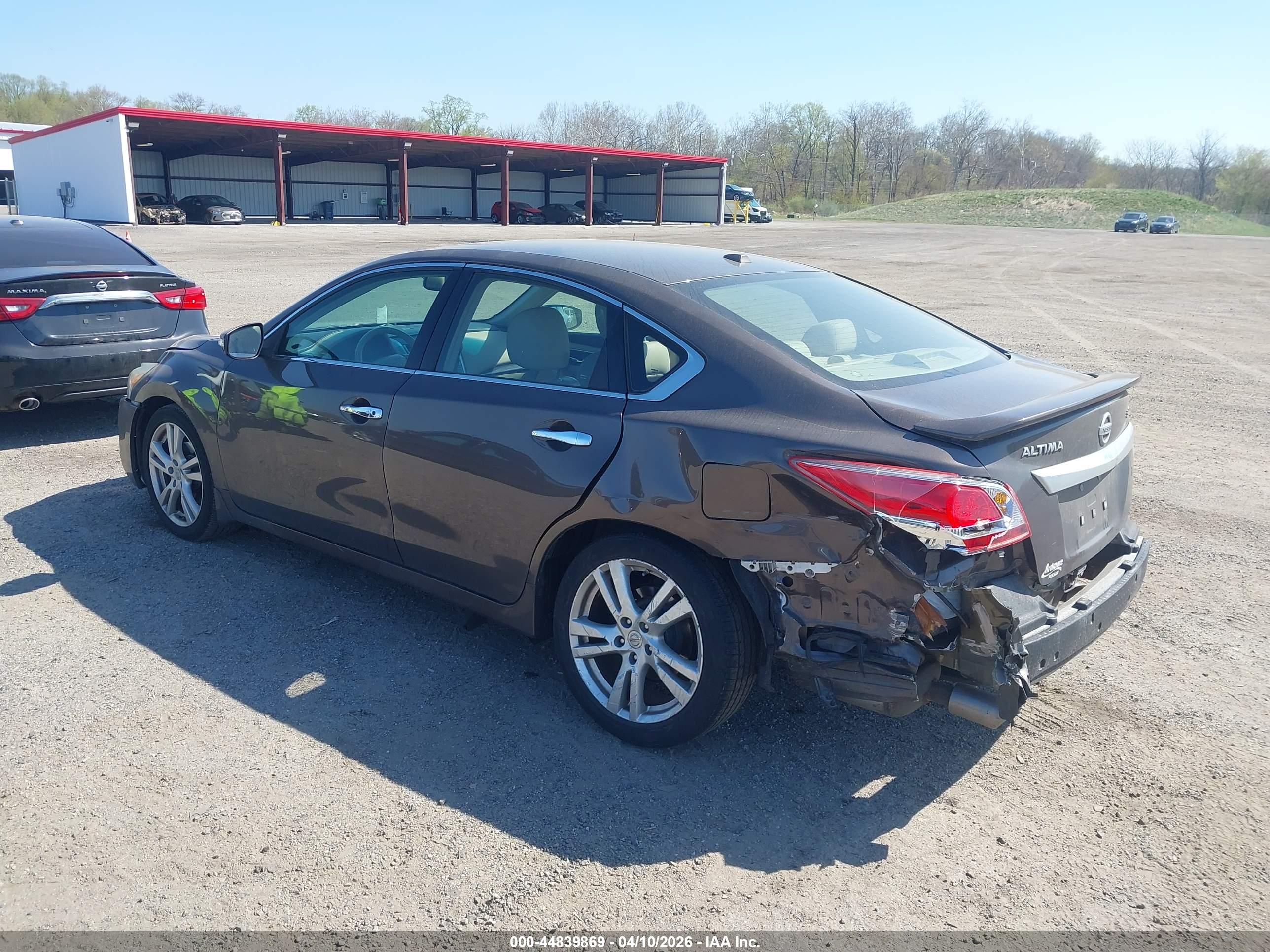 NISSAN ALTIMA image 3