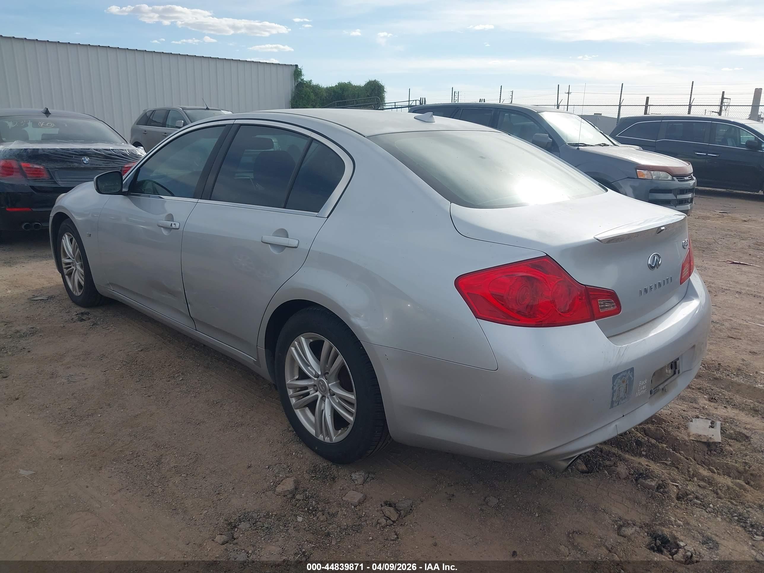 INFINITI Q40 image 3