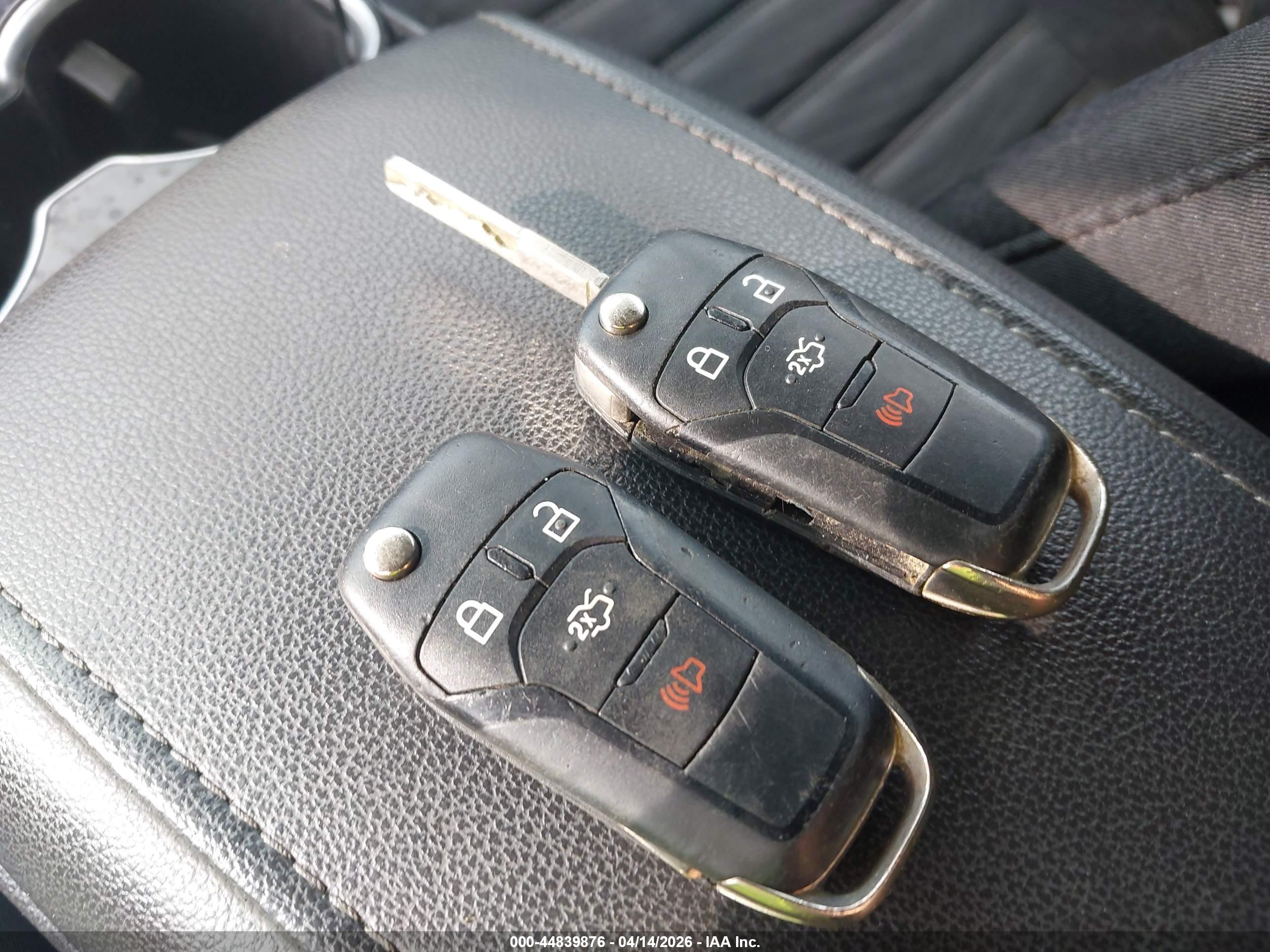 FORD FUSION image 11