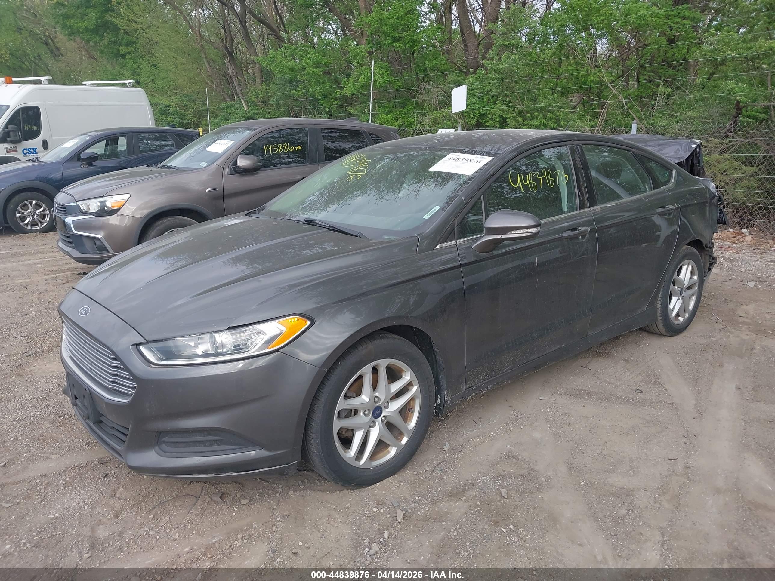 FORD FUSION image 2