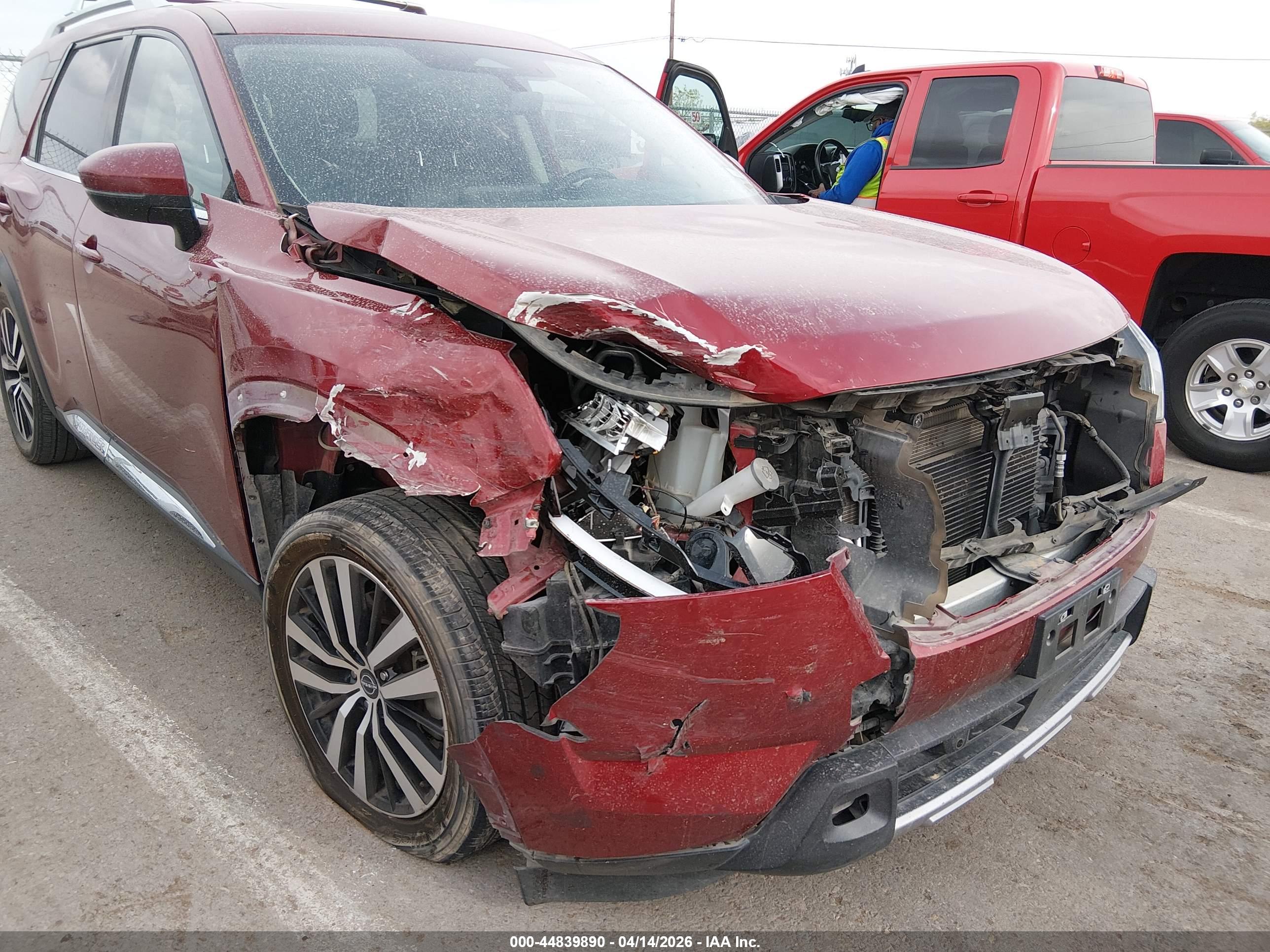 NISSAN PATHFINDER image 6