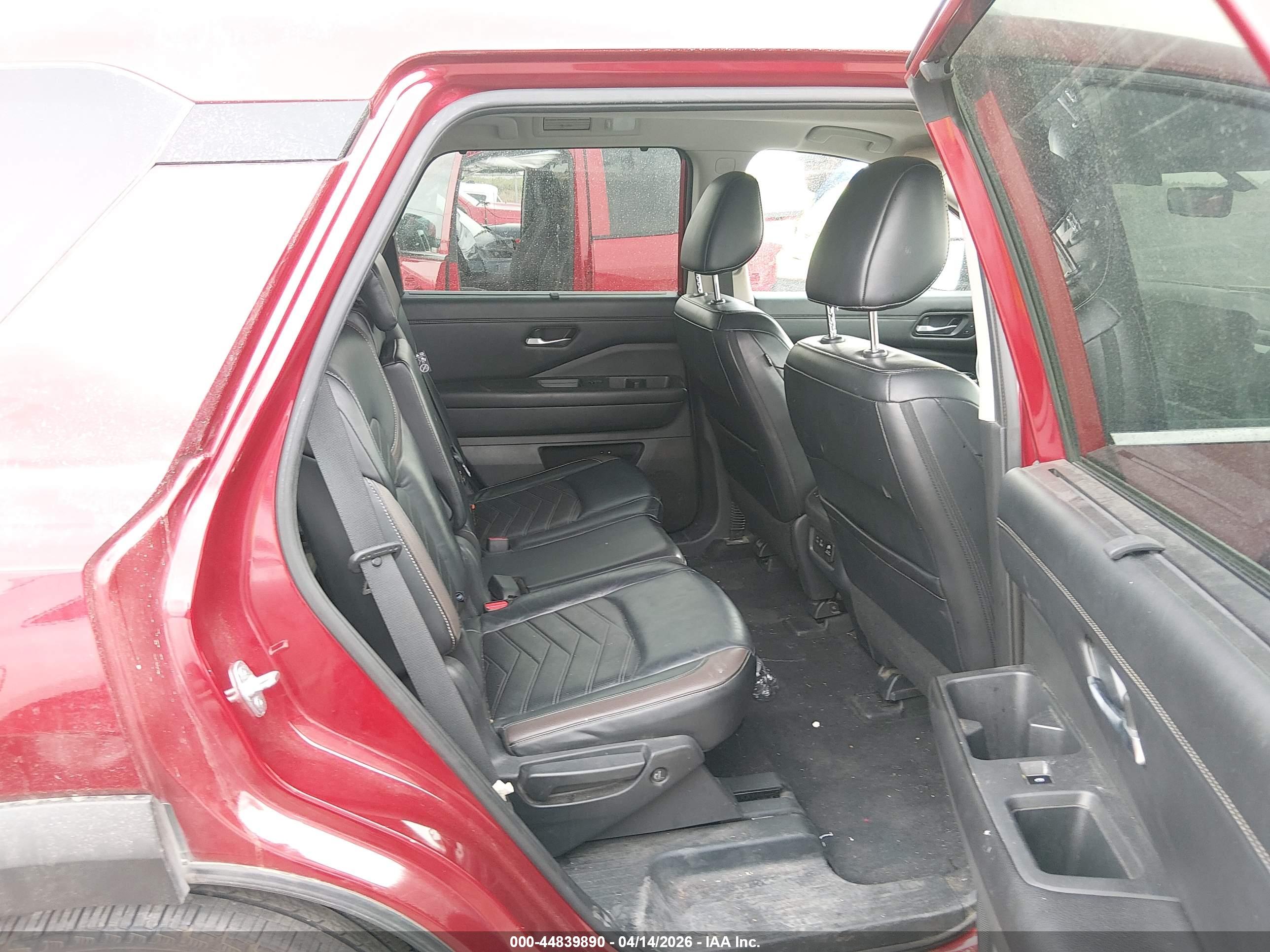NISSAN PATHFINDER image 8