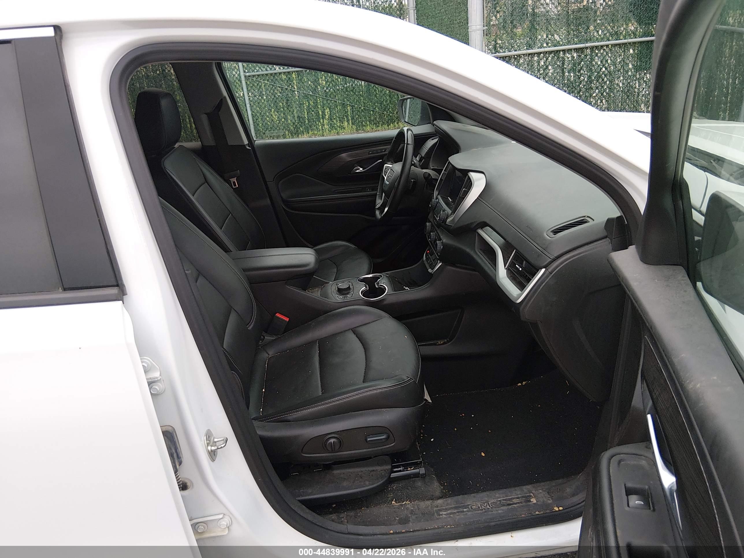 GMC TERRAIN image 5