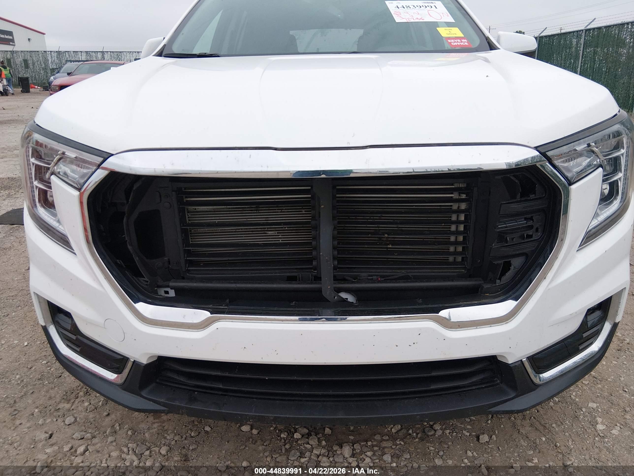 GMC TERRAIN image 6