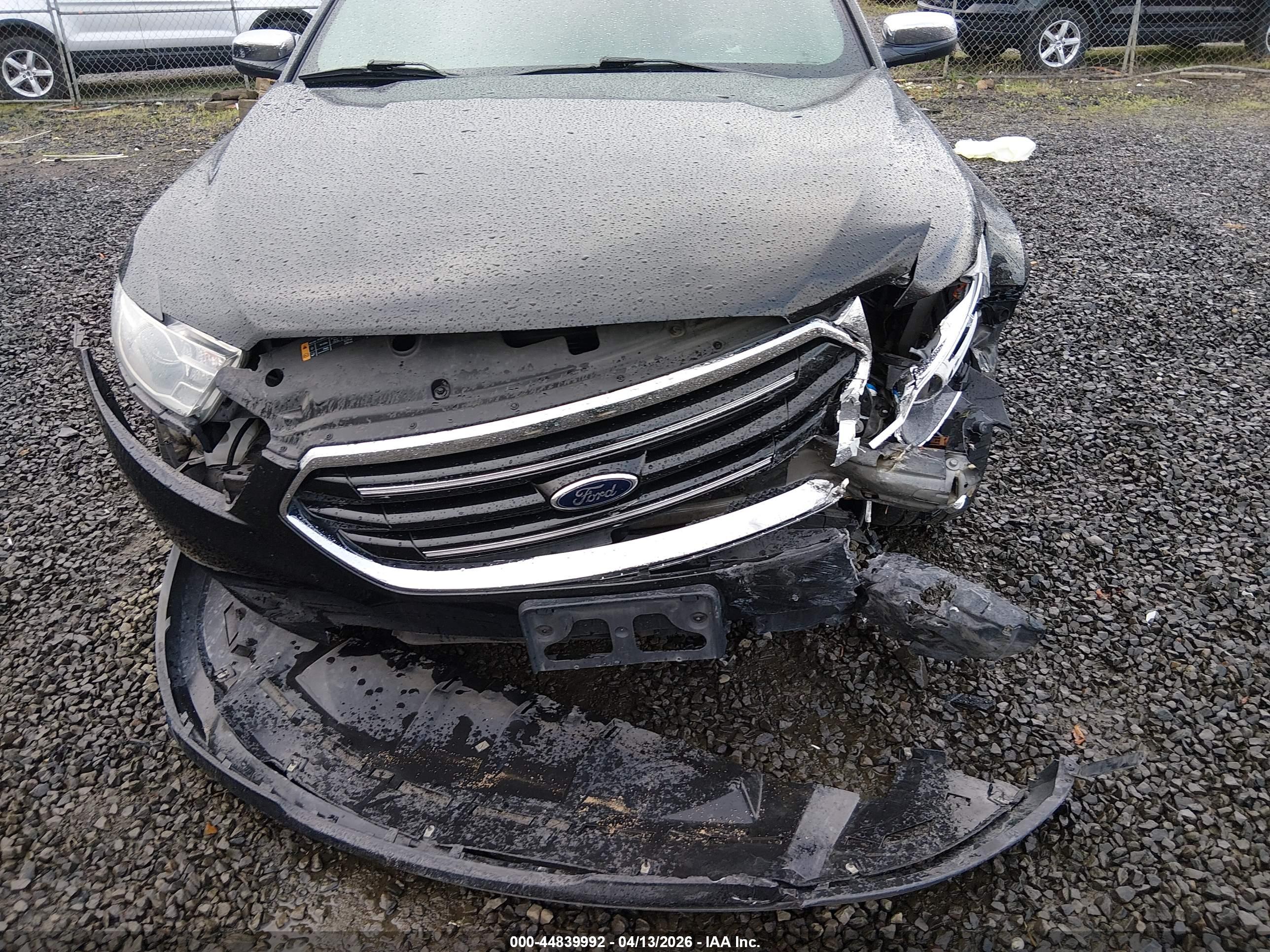FORD TAURUS image 6