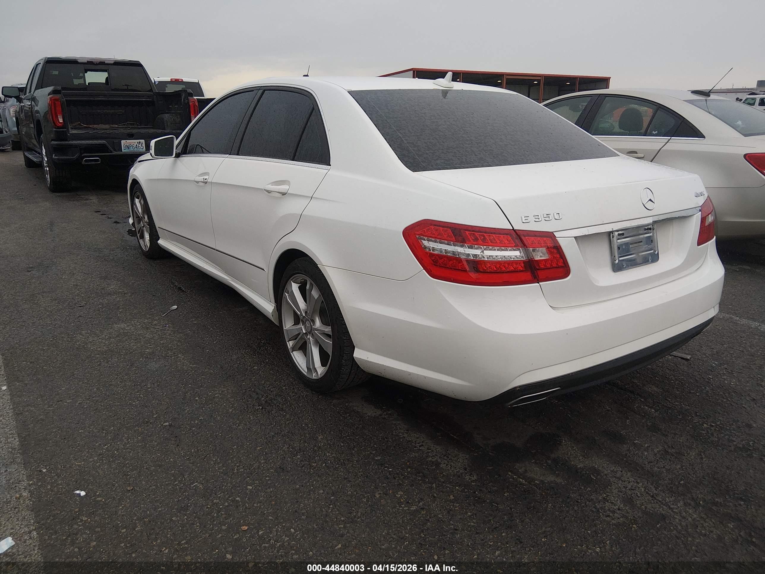 MERCEDES-BENZ E image 3